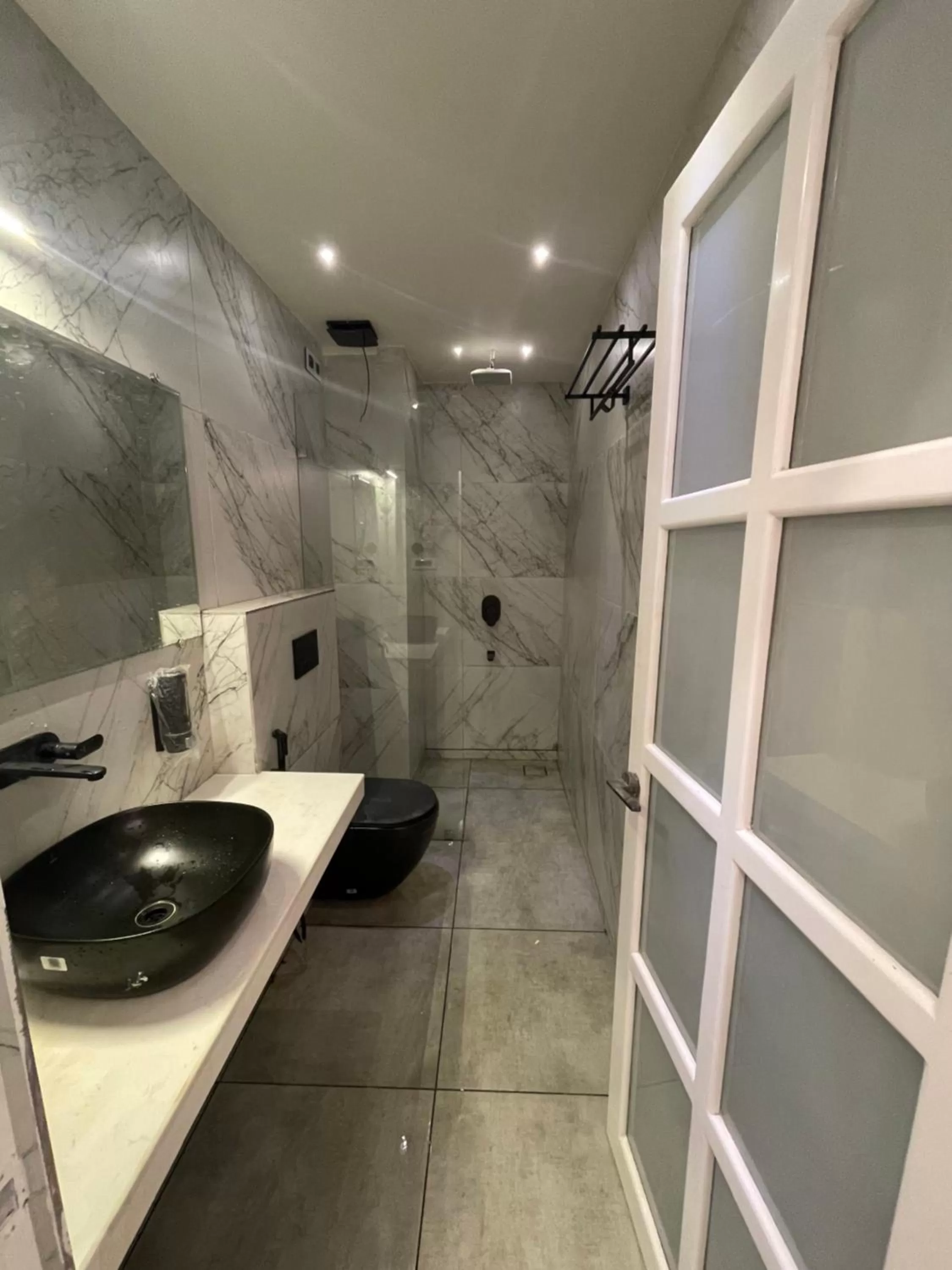 Shower, Bathroom in Pajaros Blu