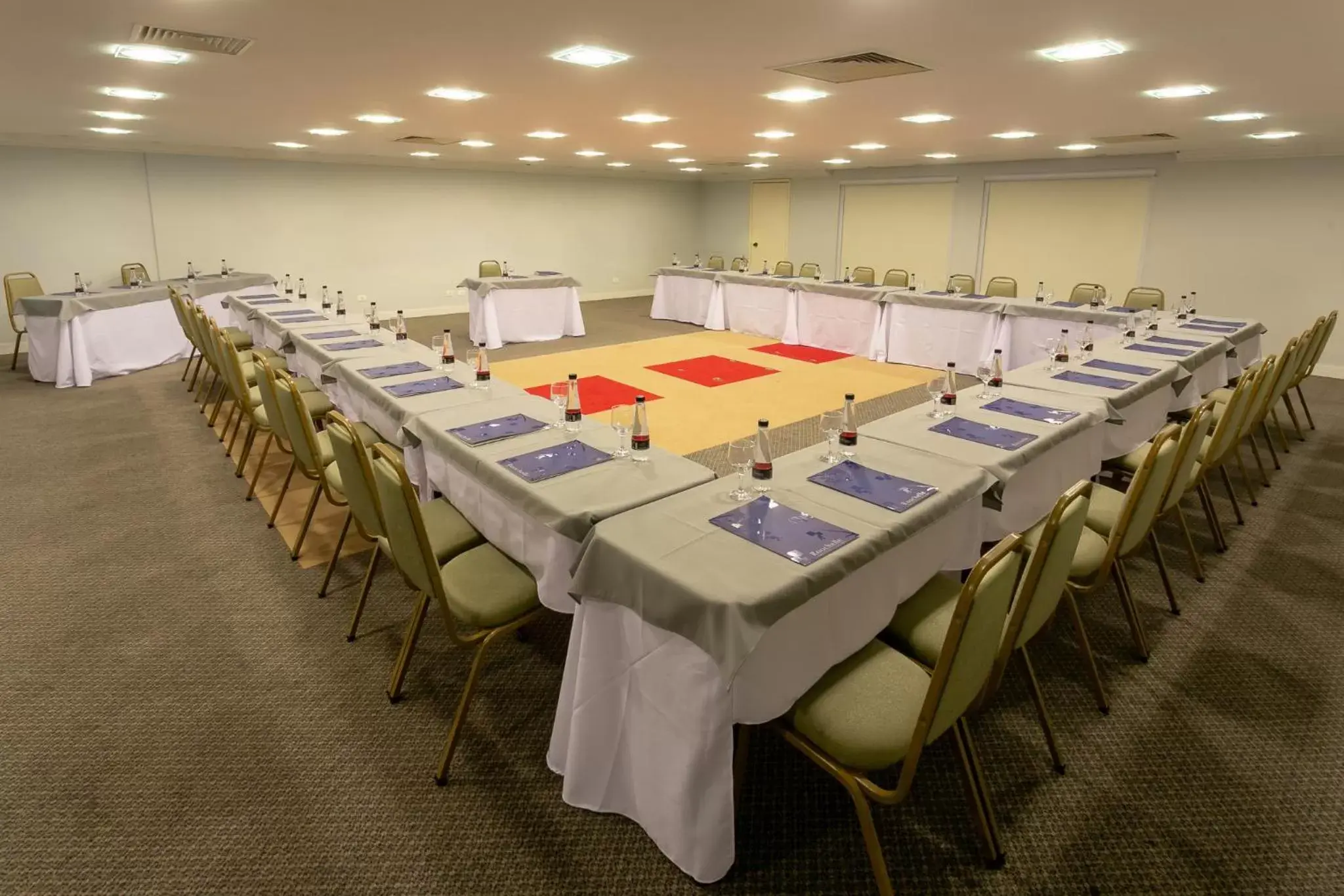 Banquet/Function facilities in Roochelle Hotel by Nobile