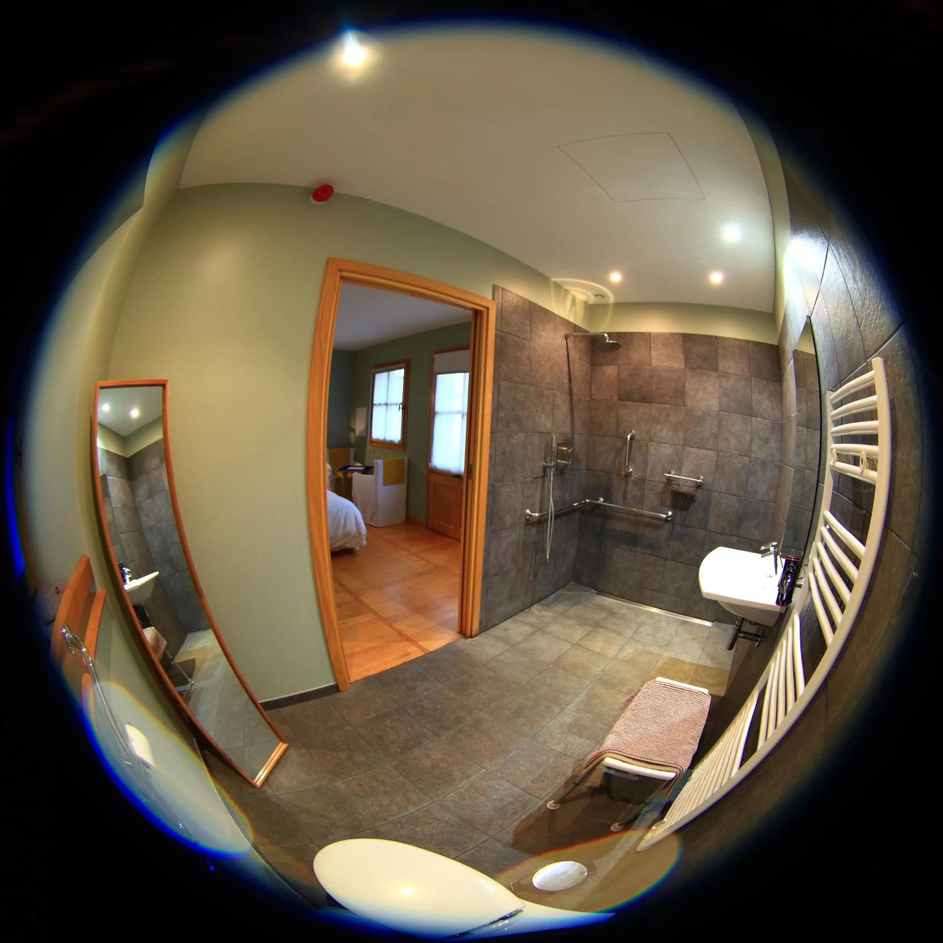 Bathroom in Le Jardin des Chouchoux