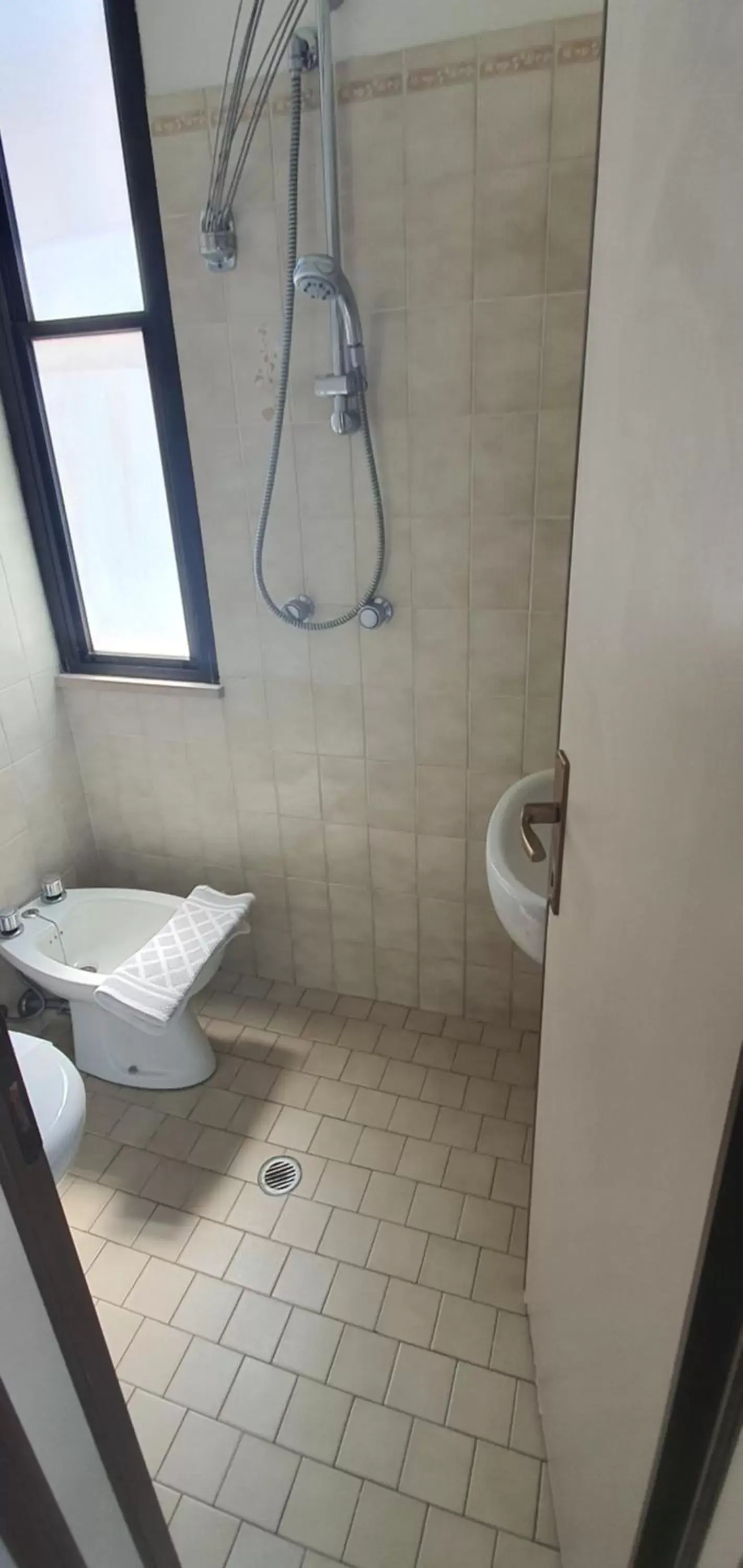 Shower, Bathroom in Hotel Vela Azzurra