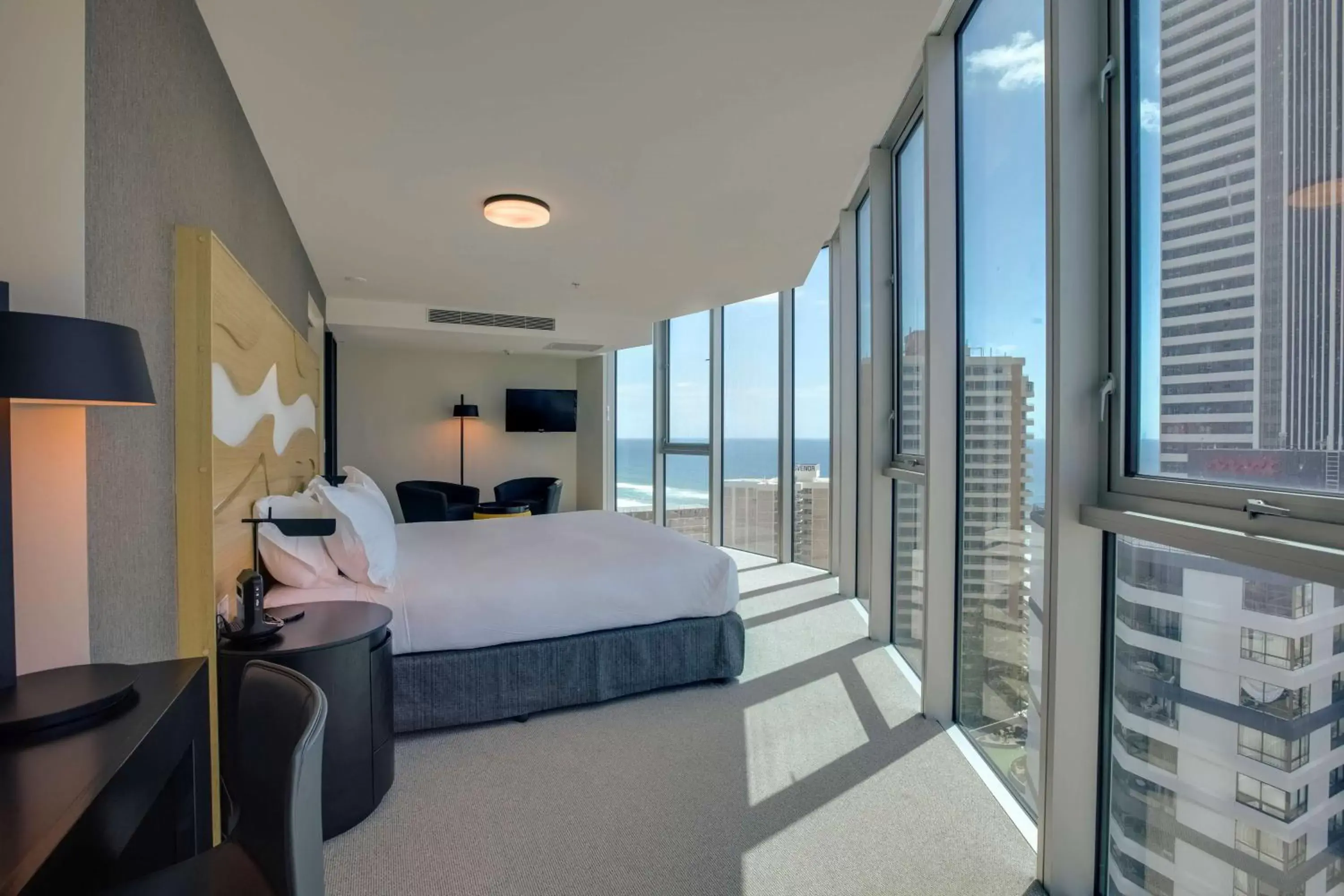 Bed in Hilton Surfers Paradise Hotel & Residences