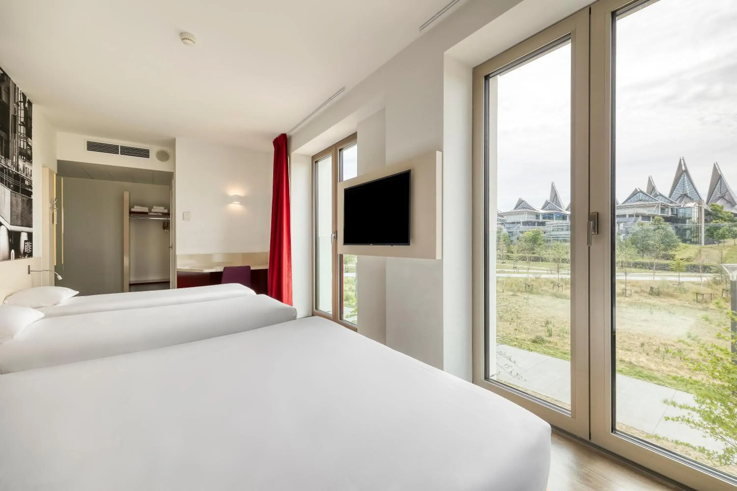 Photo of the whole room, Bed in B&B Hotel Antwerpen Zuid