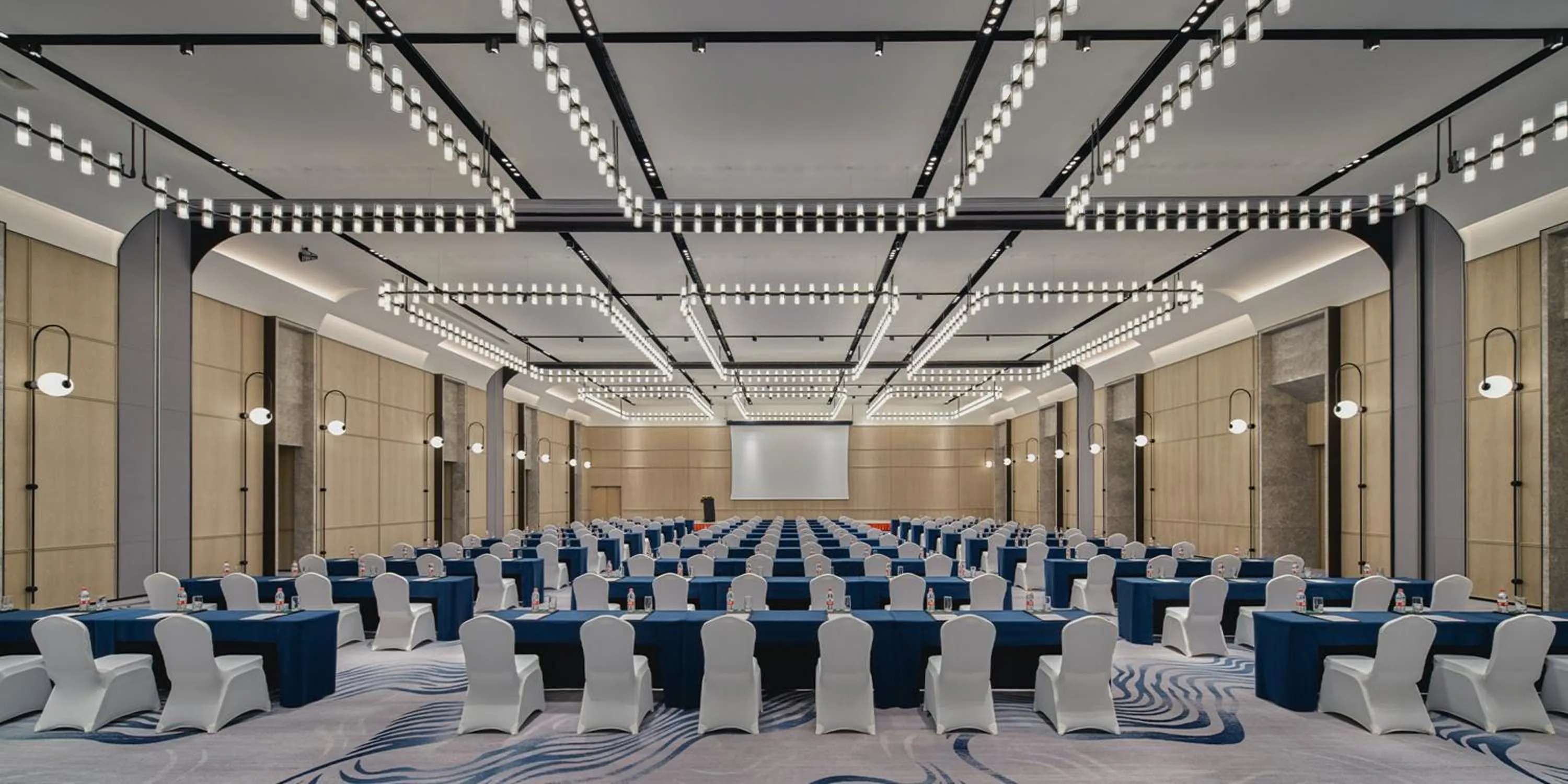 Meeting/conference room in Crowne Plaza Hangzhou Riverside by IHG