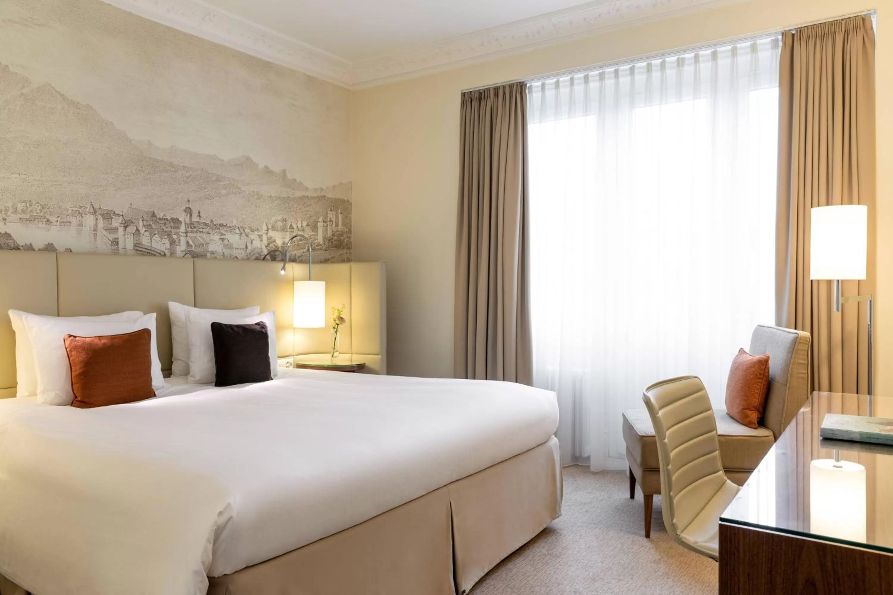 Photo of the whole room, Bed in Renaissance Lucerne Hotel