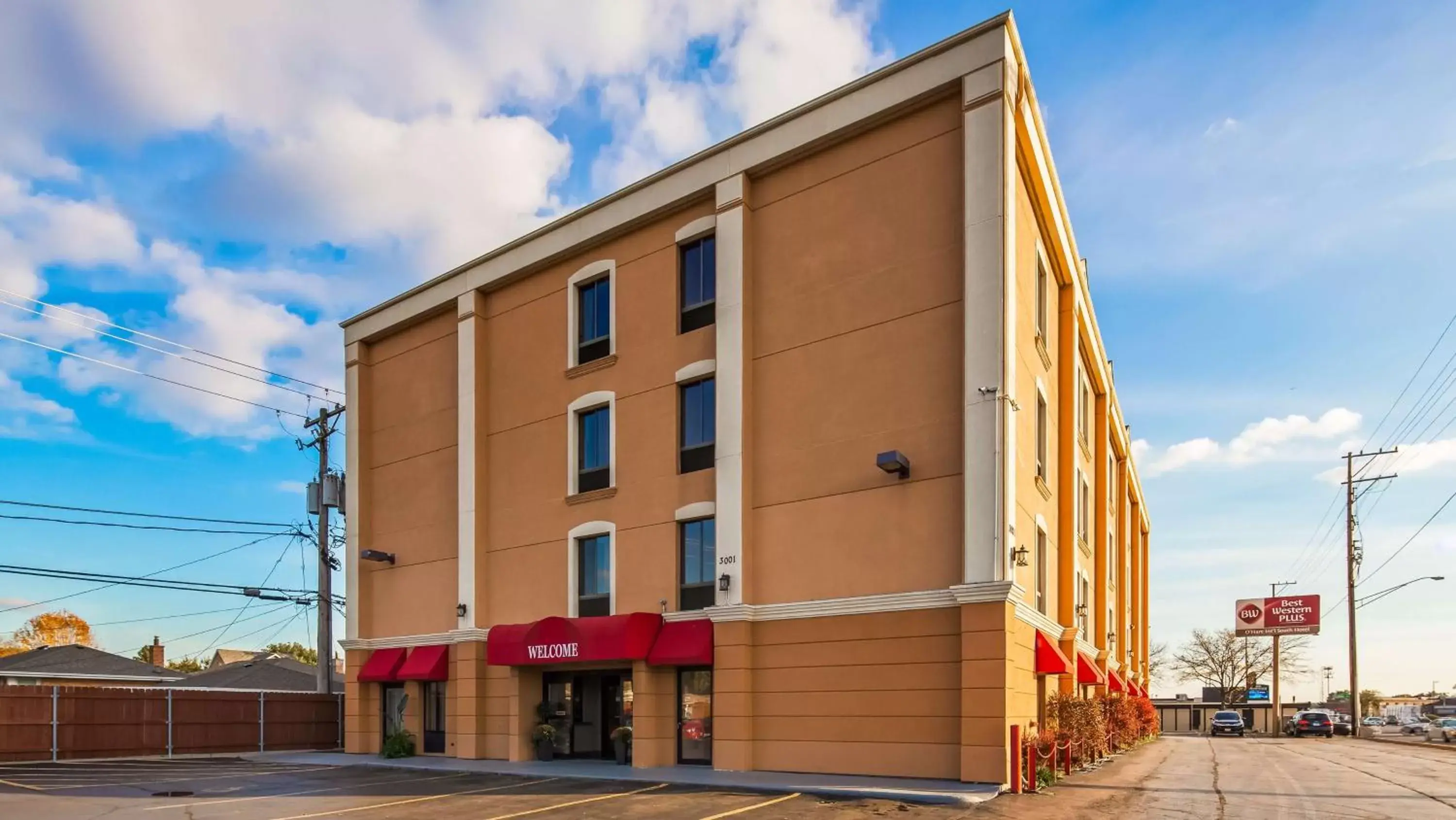 Property Building in Best Western Plus O'hare International South Hotel