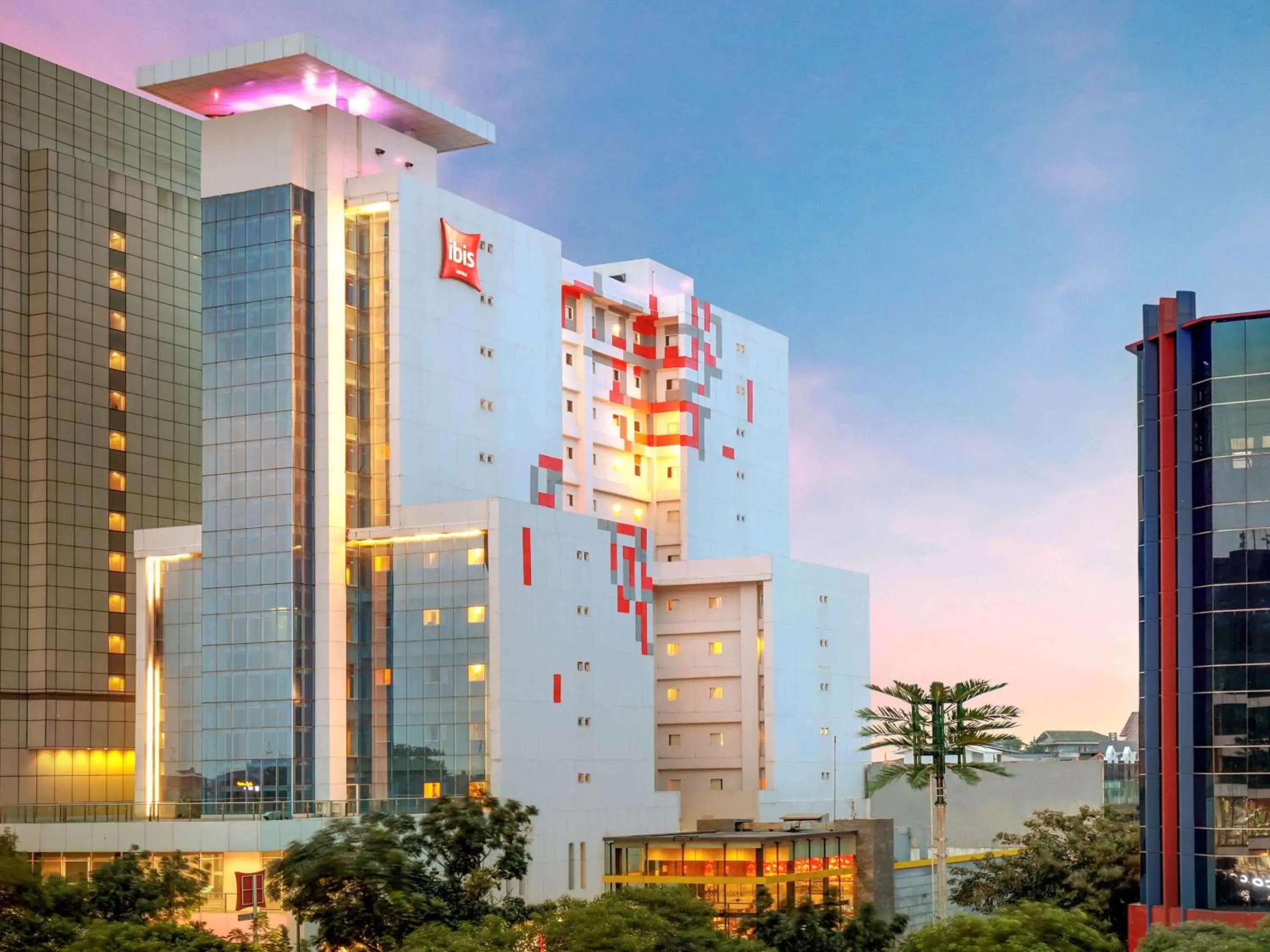 Property Building in Ibis Jakarta Harmoni