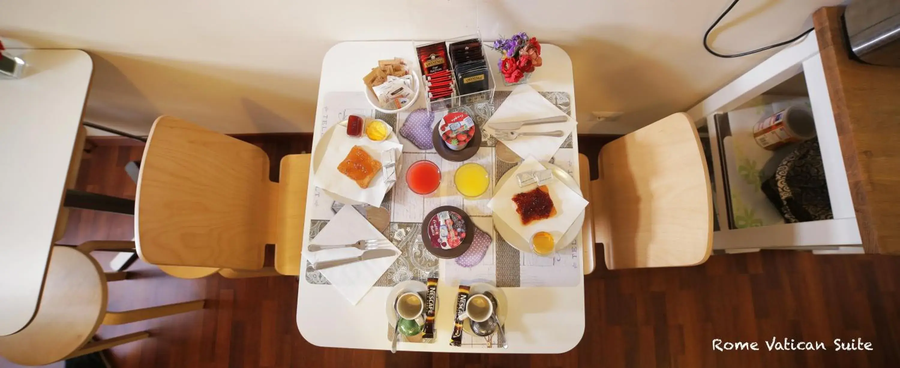 Food and drinks in Rome Vatican Suite Food and drinks in Rome Vatican Suite