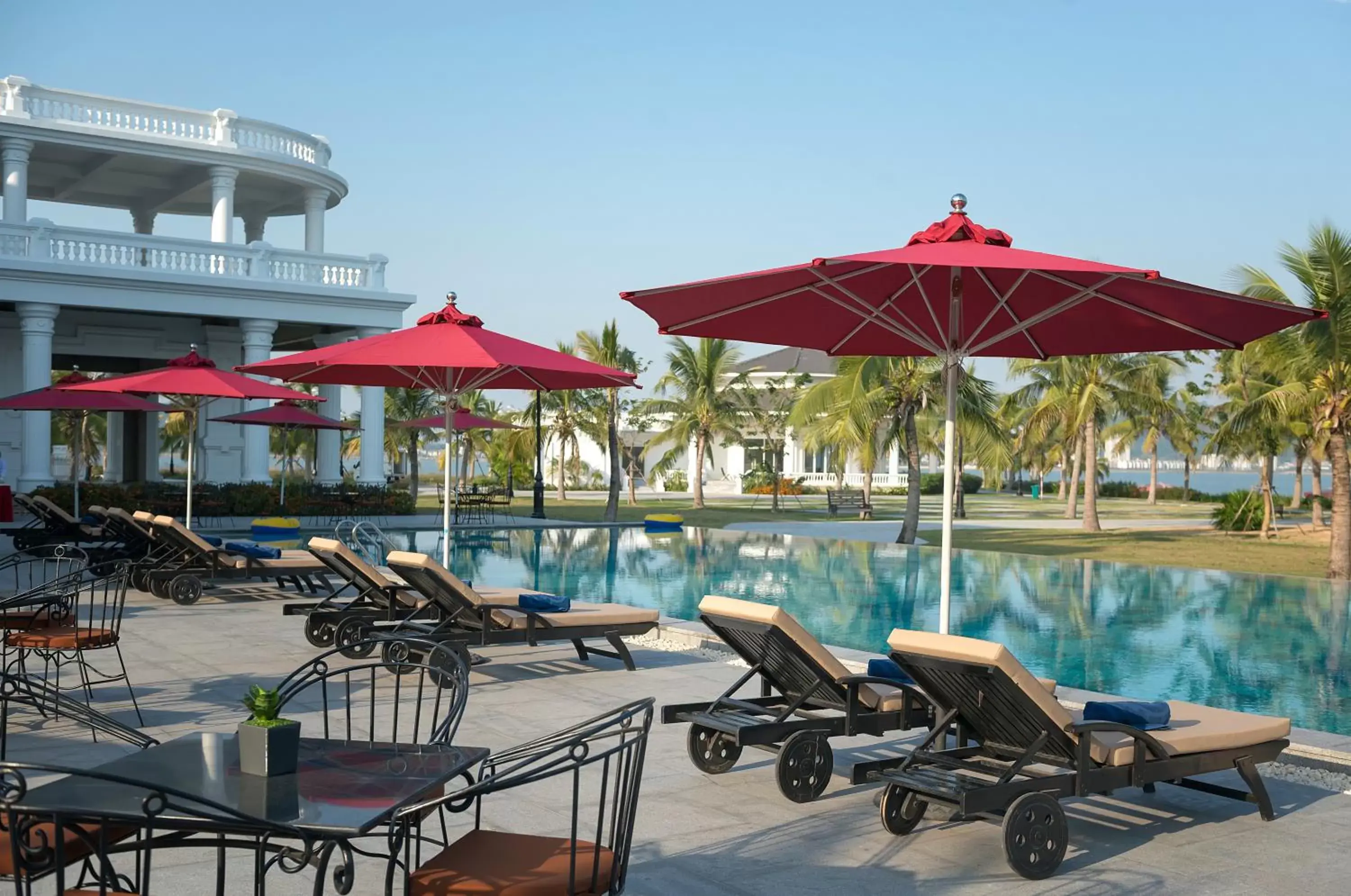 Swimming Pool in Paradise Suites Hotel