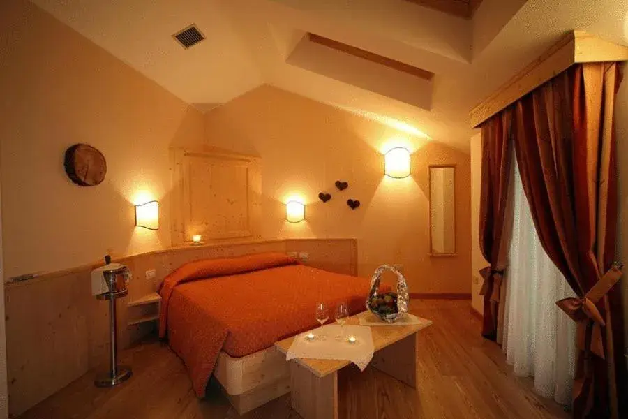 Photo of the whole room, Bed in Garden Relais