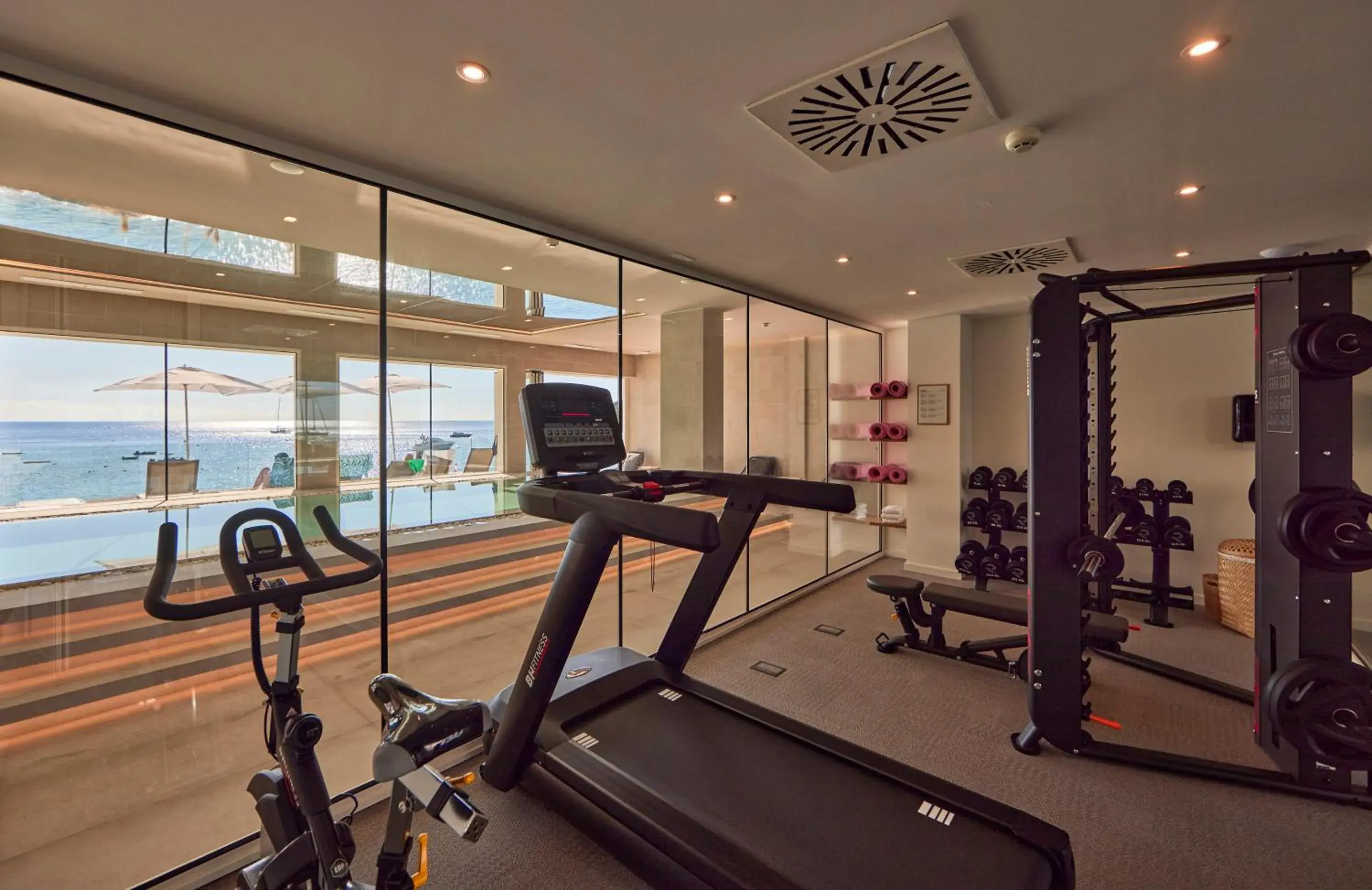 Fitness centre/facilities in Universal Hotel Aquamarin Fitness centre/facilities in Universal Hotel Aquamarin