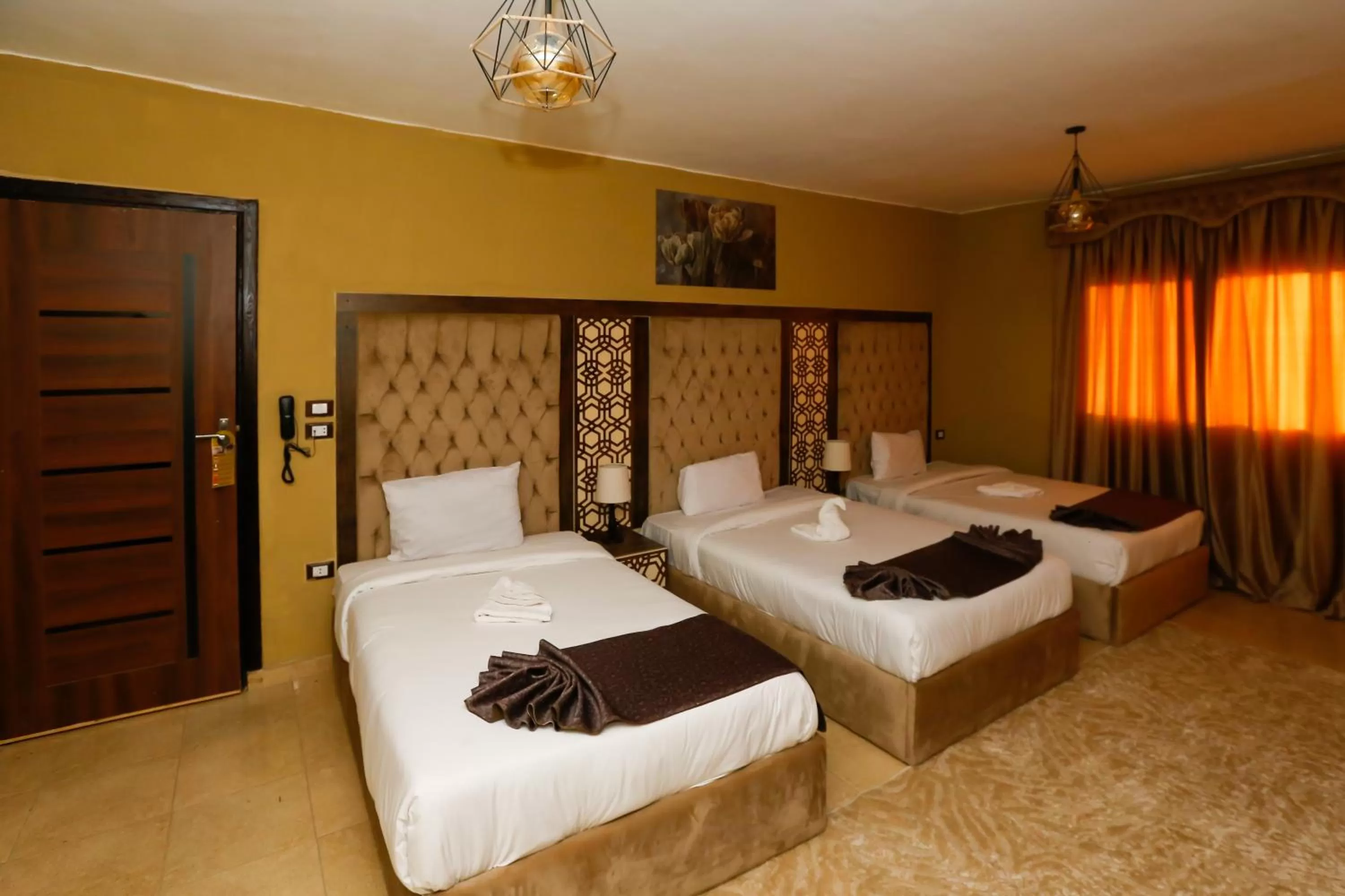 Bed in King Cheops Inn - Pyramid View