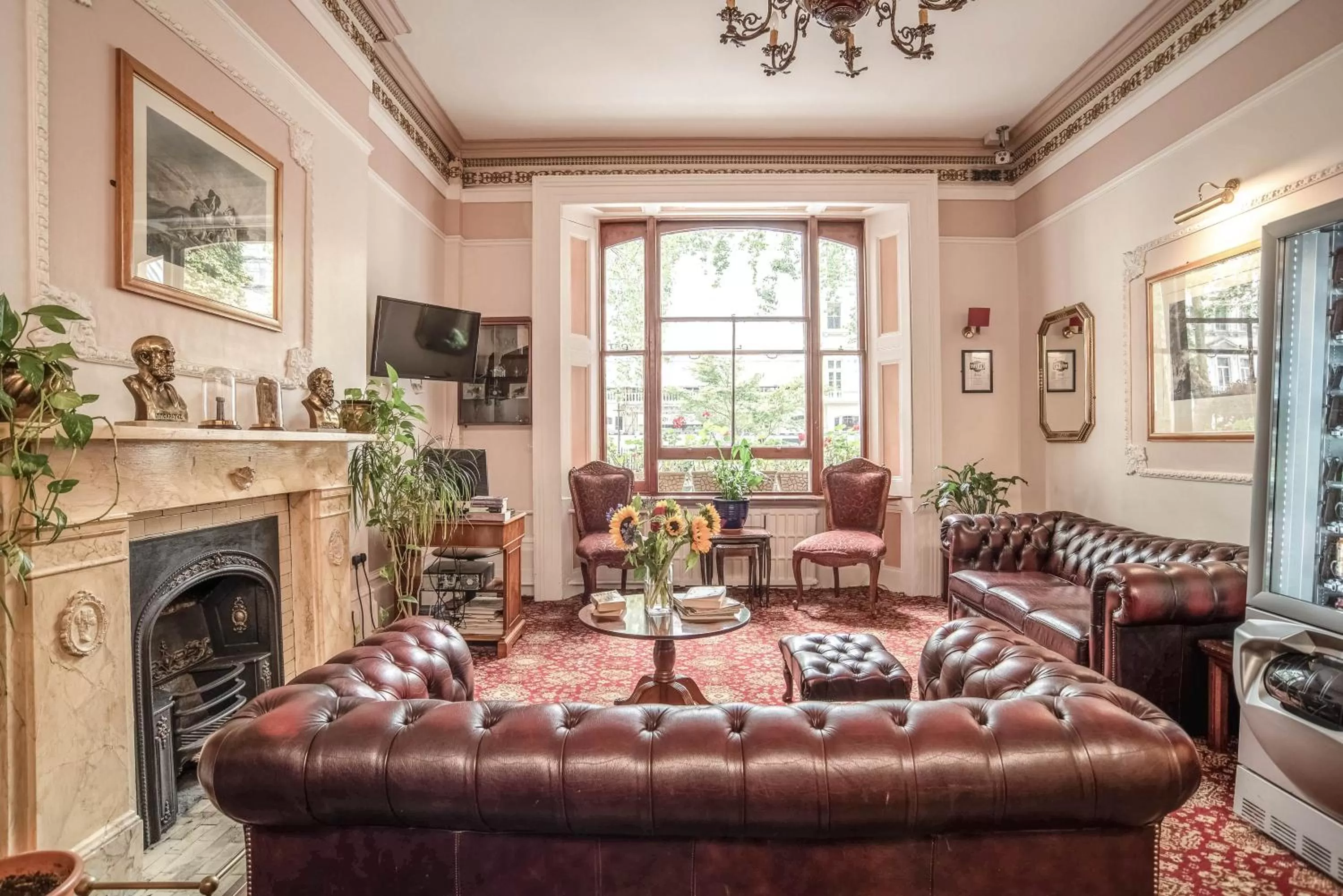 Lobby or reception in Dolphin Hotel