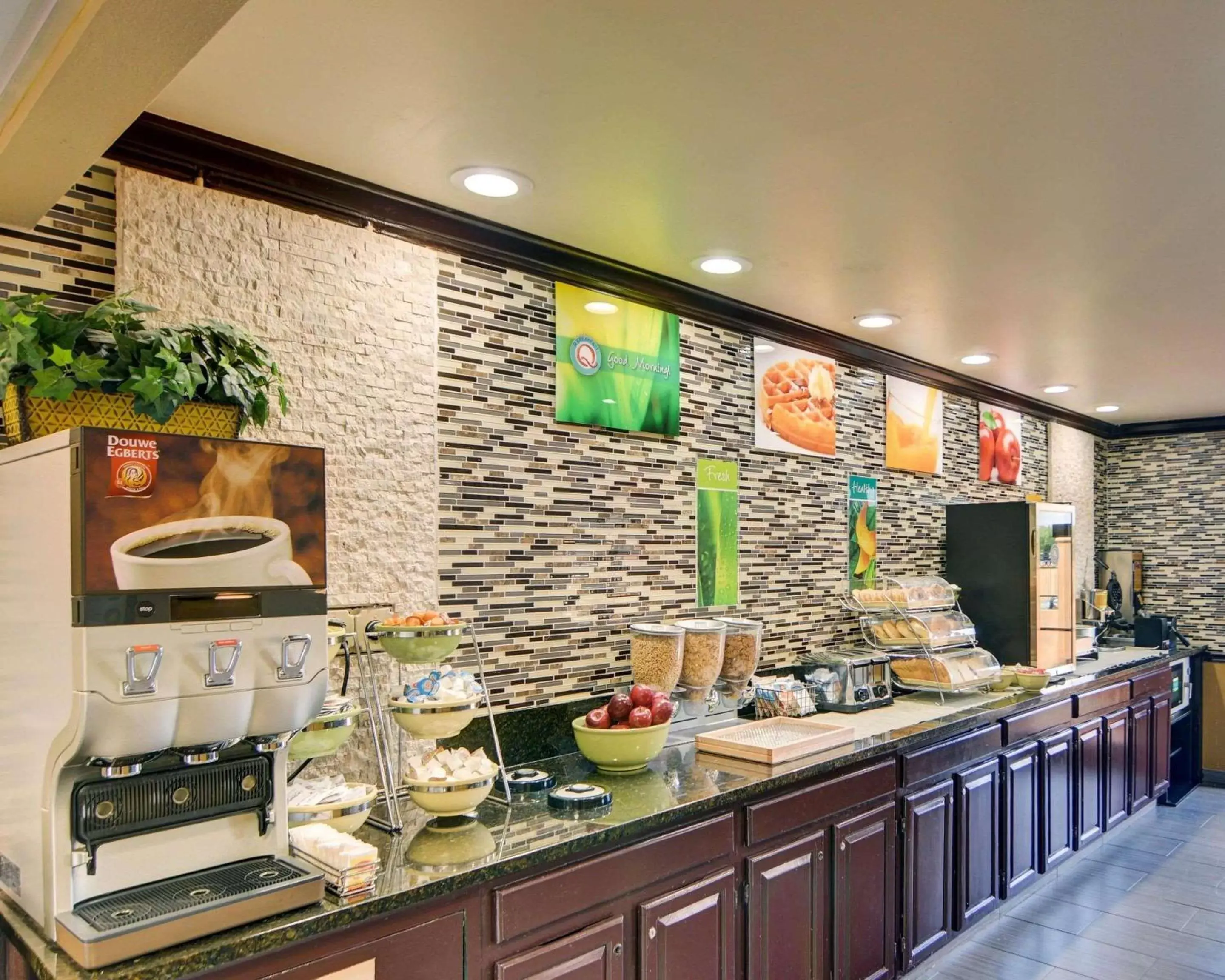 Restaurant/places to eat in Quality Inn DFW Airport North - Irving