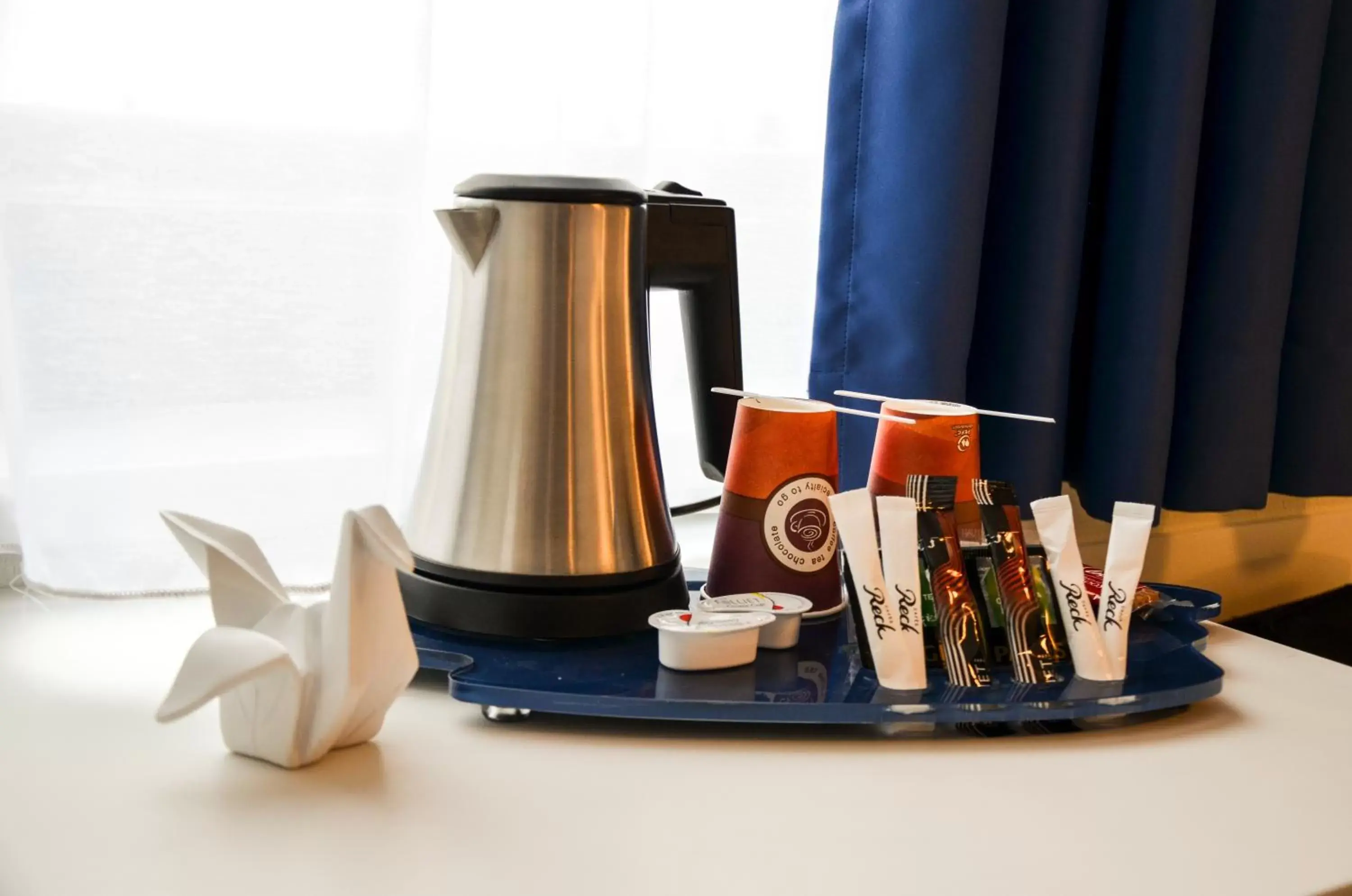 Coffee/tea facilities in Hôtel ORIGAMI