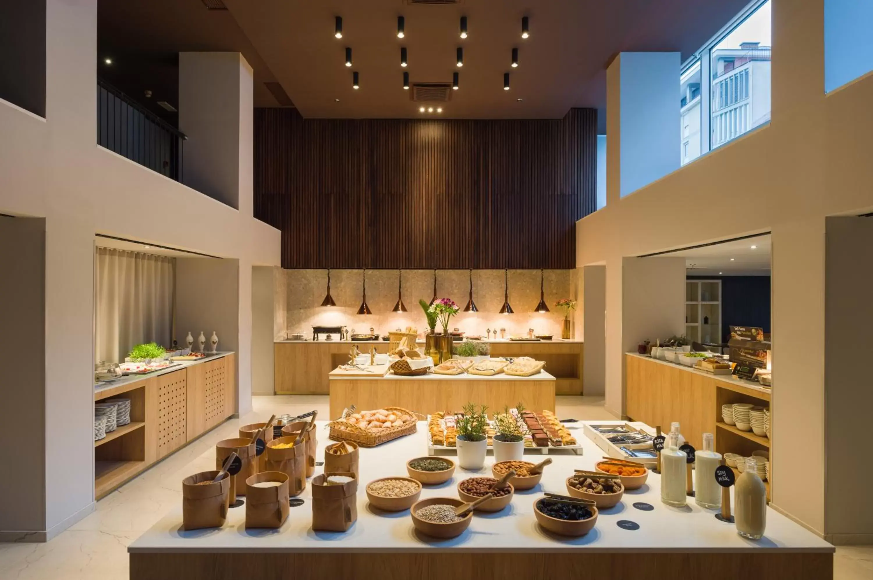 Restaurant/places to eat in Exe Lev Restaurant/places to eat in Exe Lev