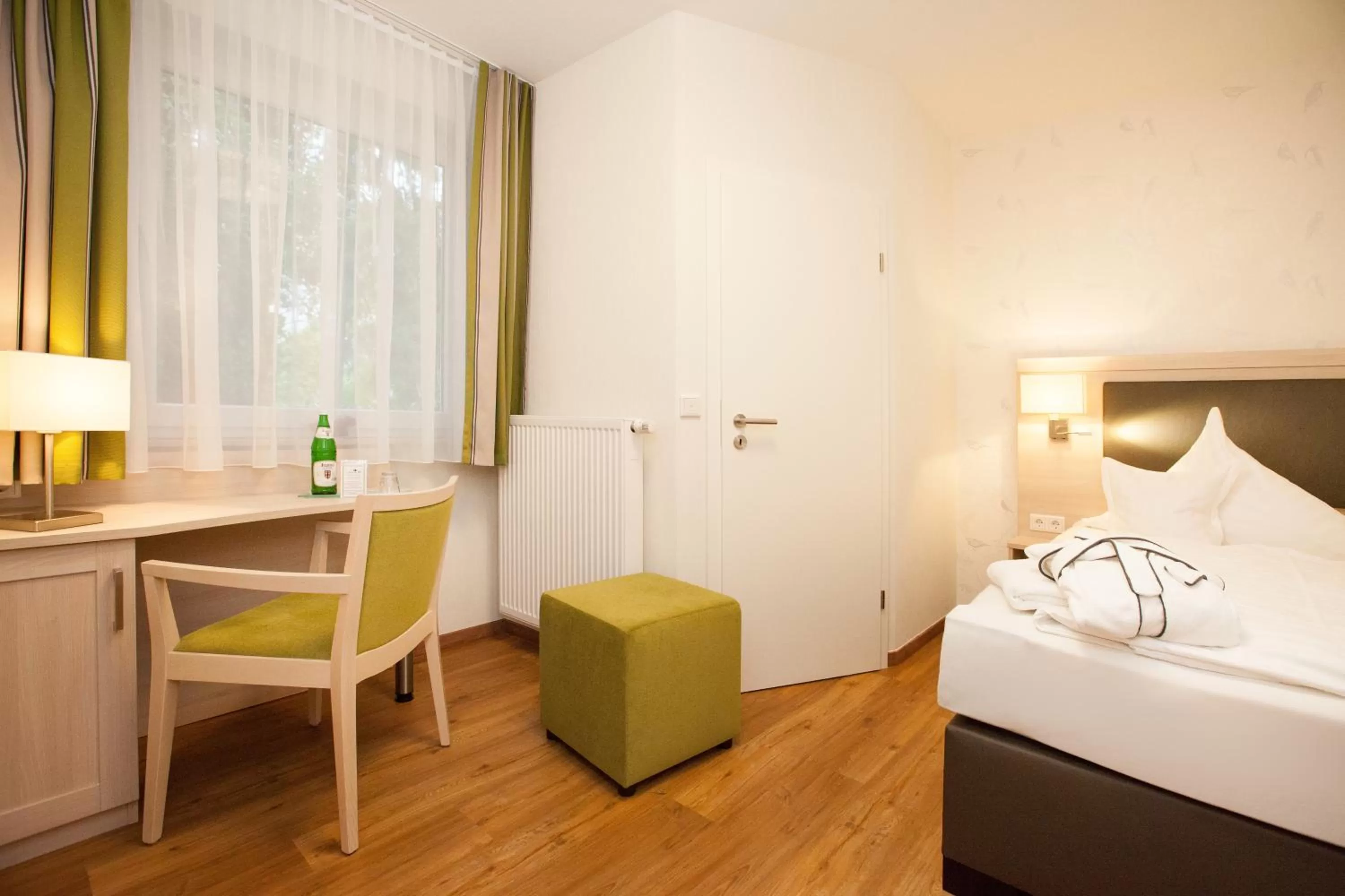 Photo of the whole room, Bed in Ferienhotel Haus Becker