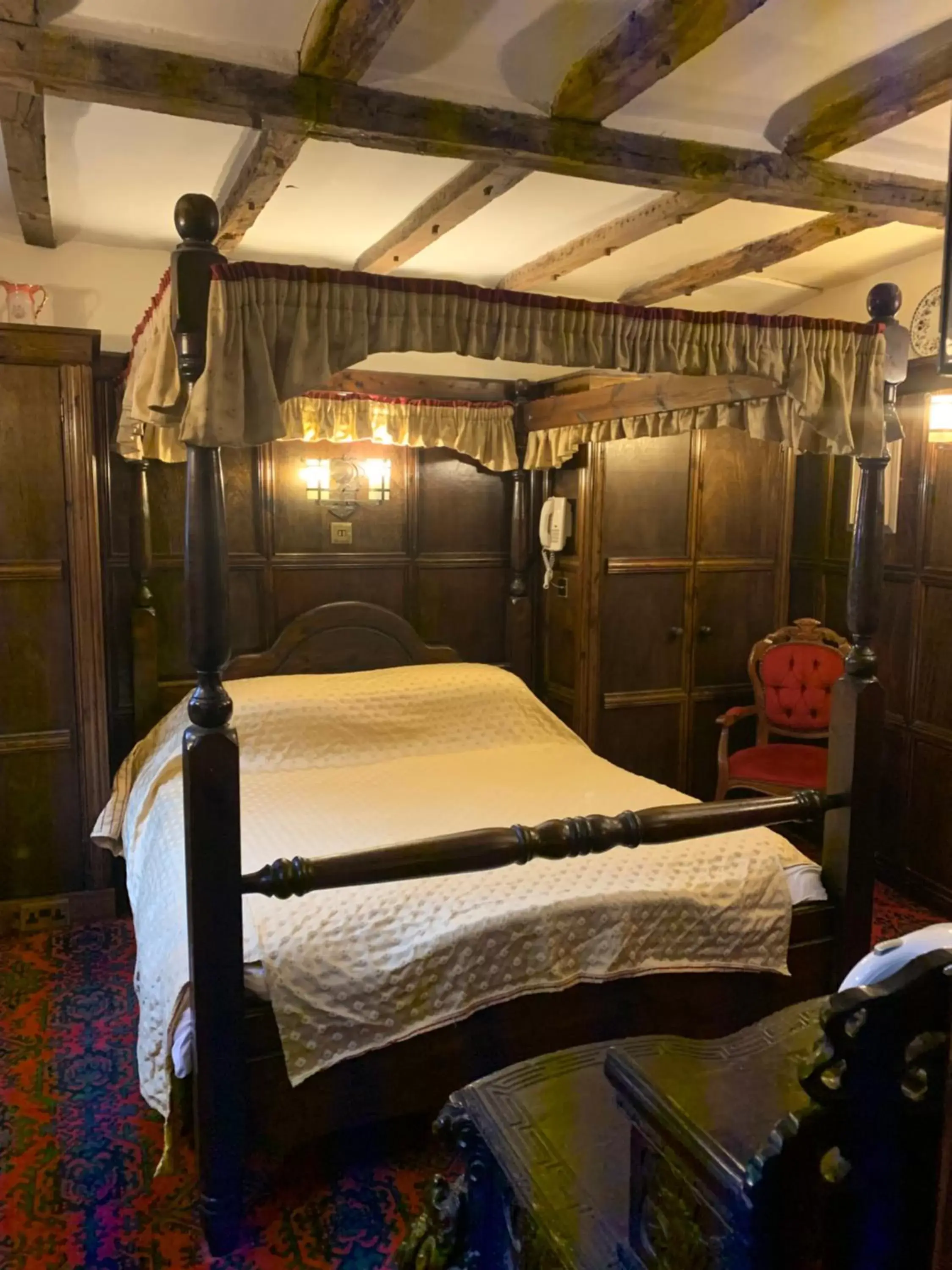 Bed in Lyndon House
