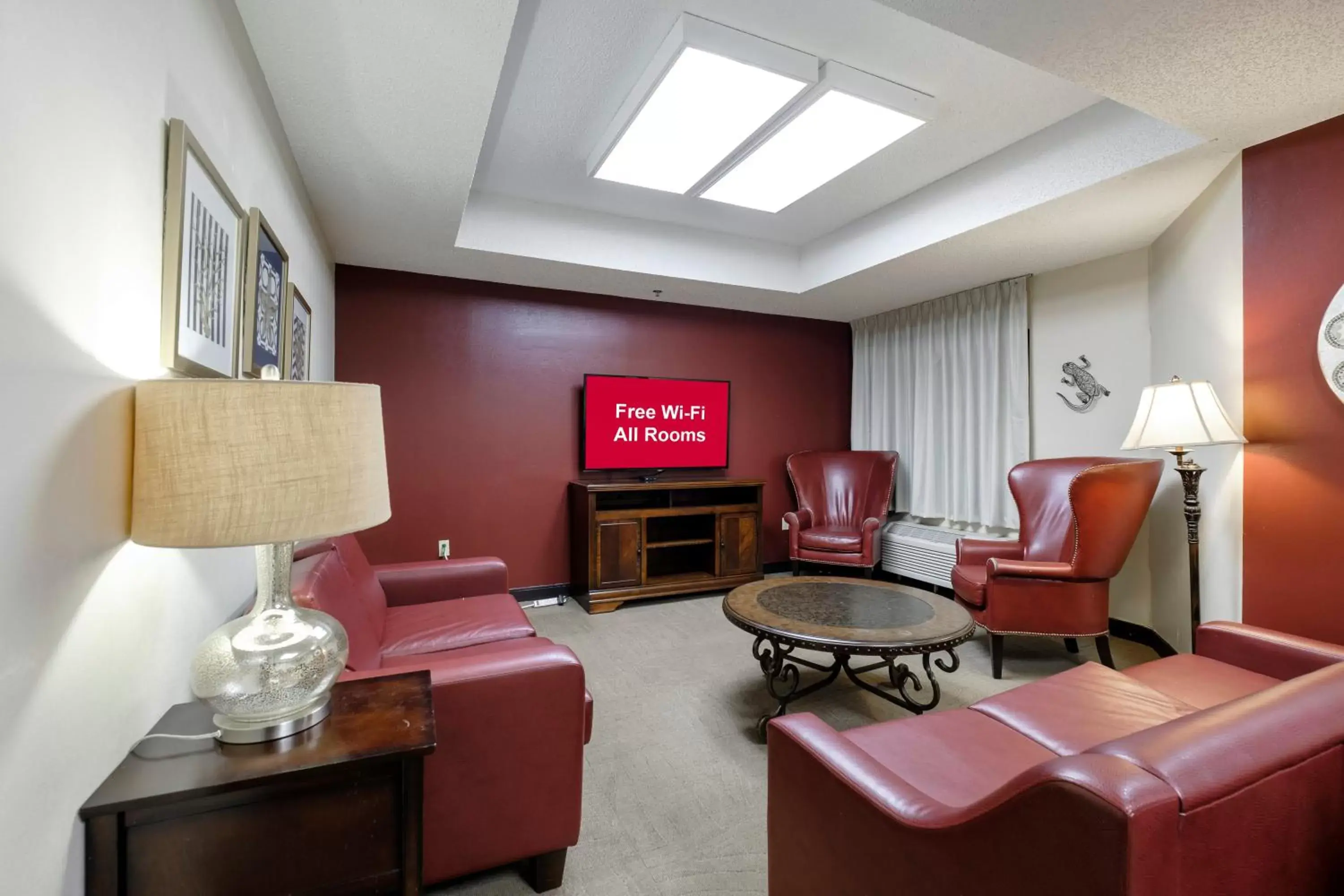 Lobby or reception, Seating Area in Red Roof Inn PLUS+ Palm Coast