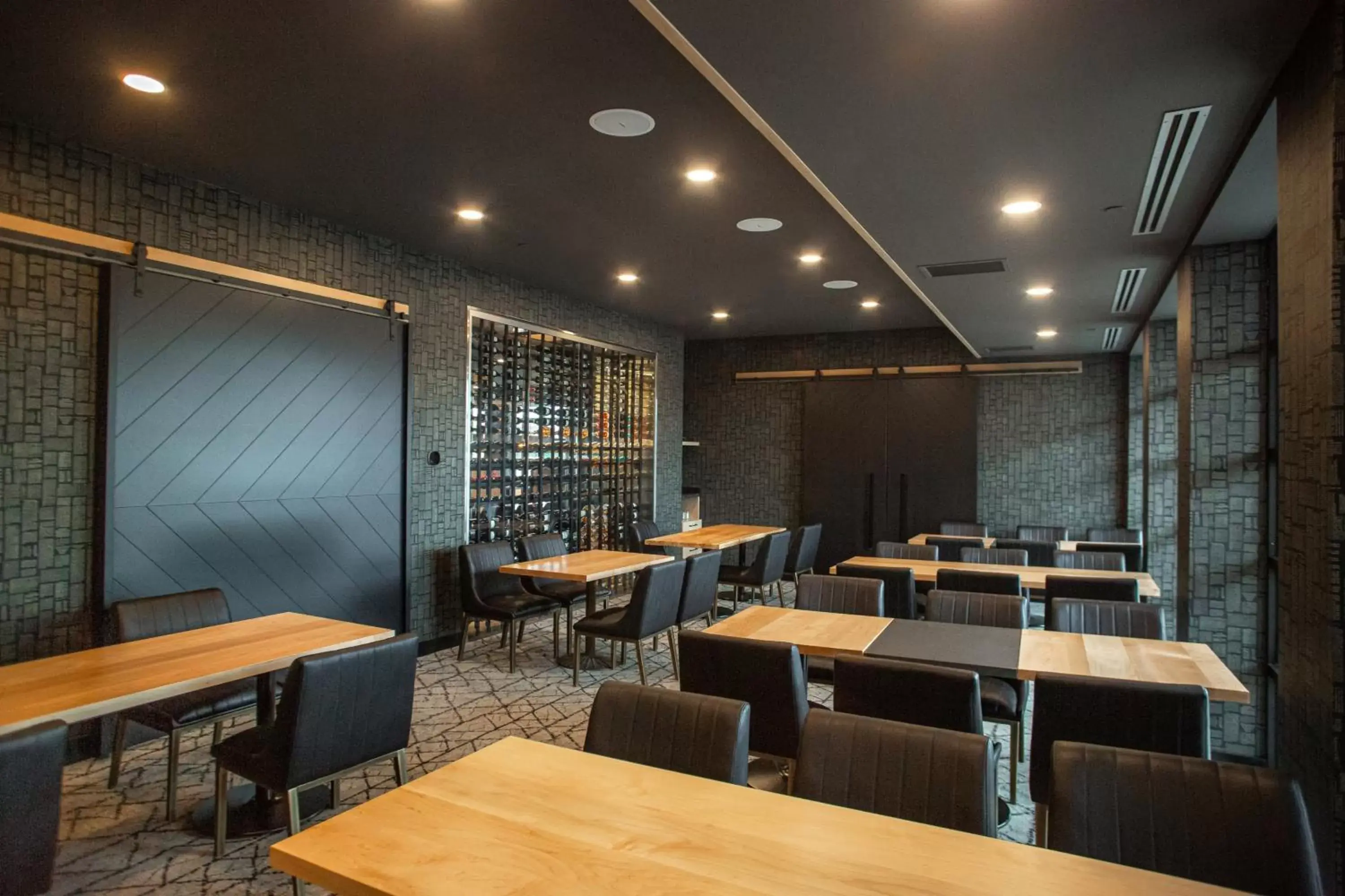 Restaurant/places to eat in Holiday Inn Hotel & Suites St.Catharines-Niagara by IHG Restaurant/places to eat in Holiday Inn Hotel & Suites St.Catharines-Niagara by IHG