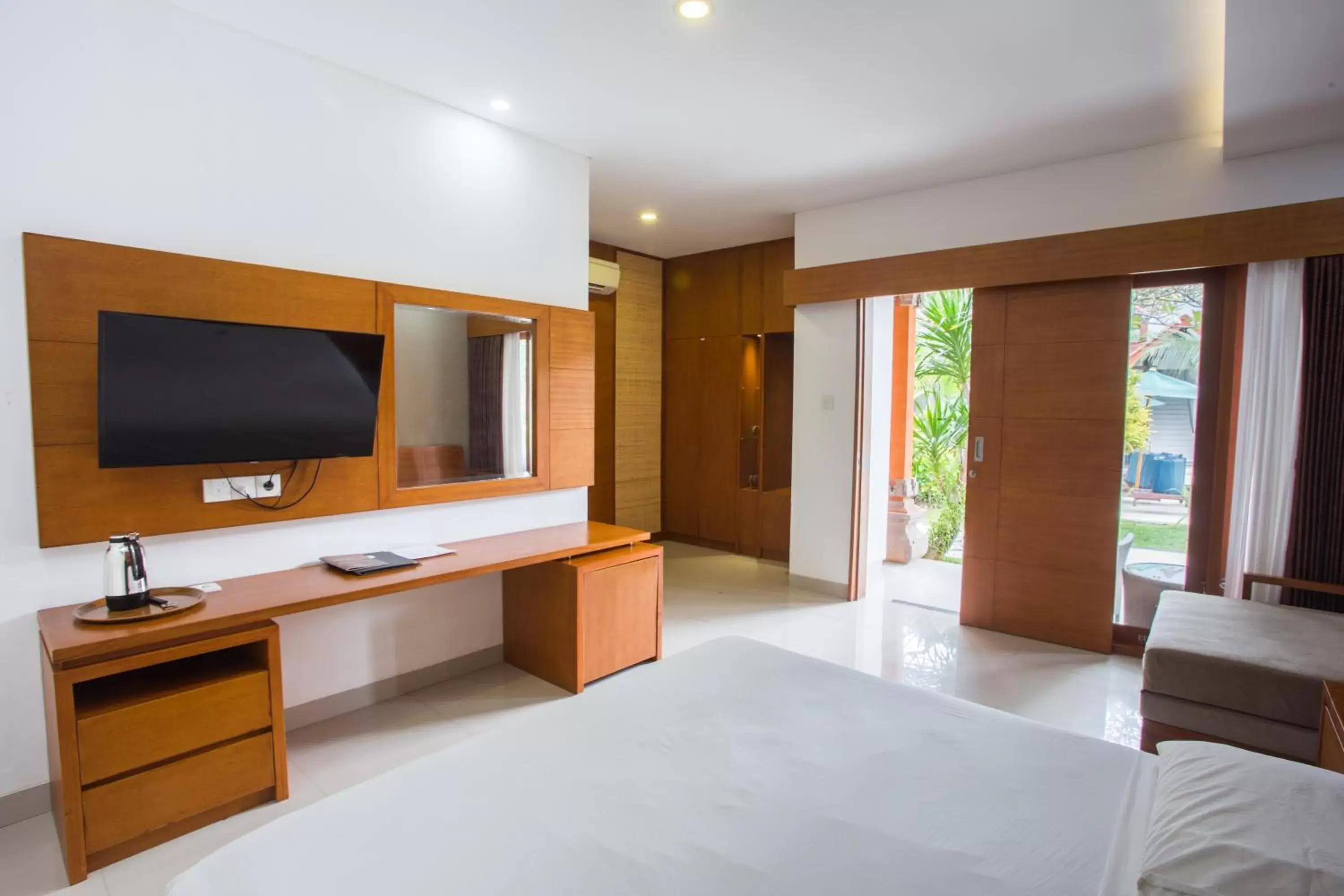 TV and multimedia, TV/Entertainment Center in Sinar Bali Hotel