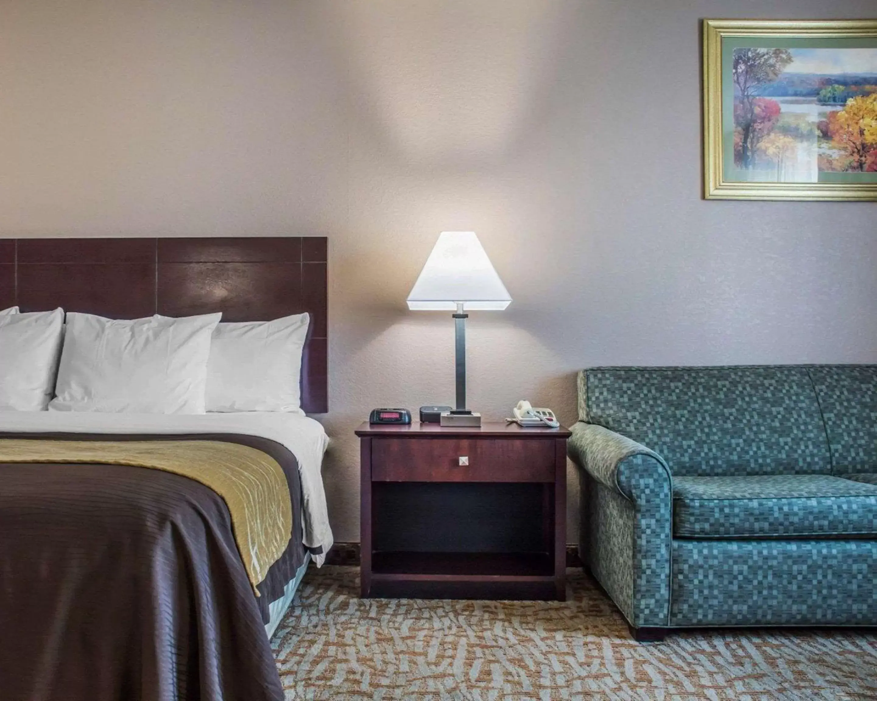 Photo of the whole room, Bed in Quality Inn Lockport