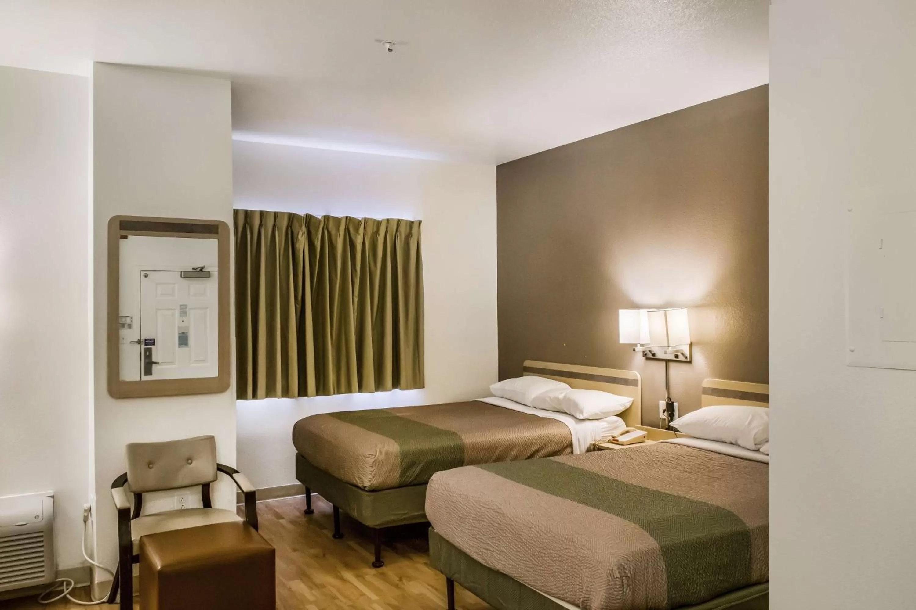 Photo of the whole room, Bed in Studio 6-Fishers, IN - Indianapolis