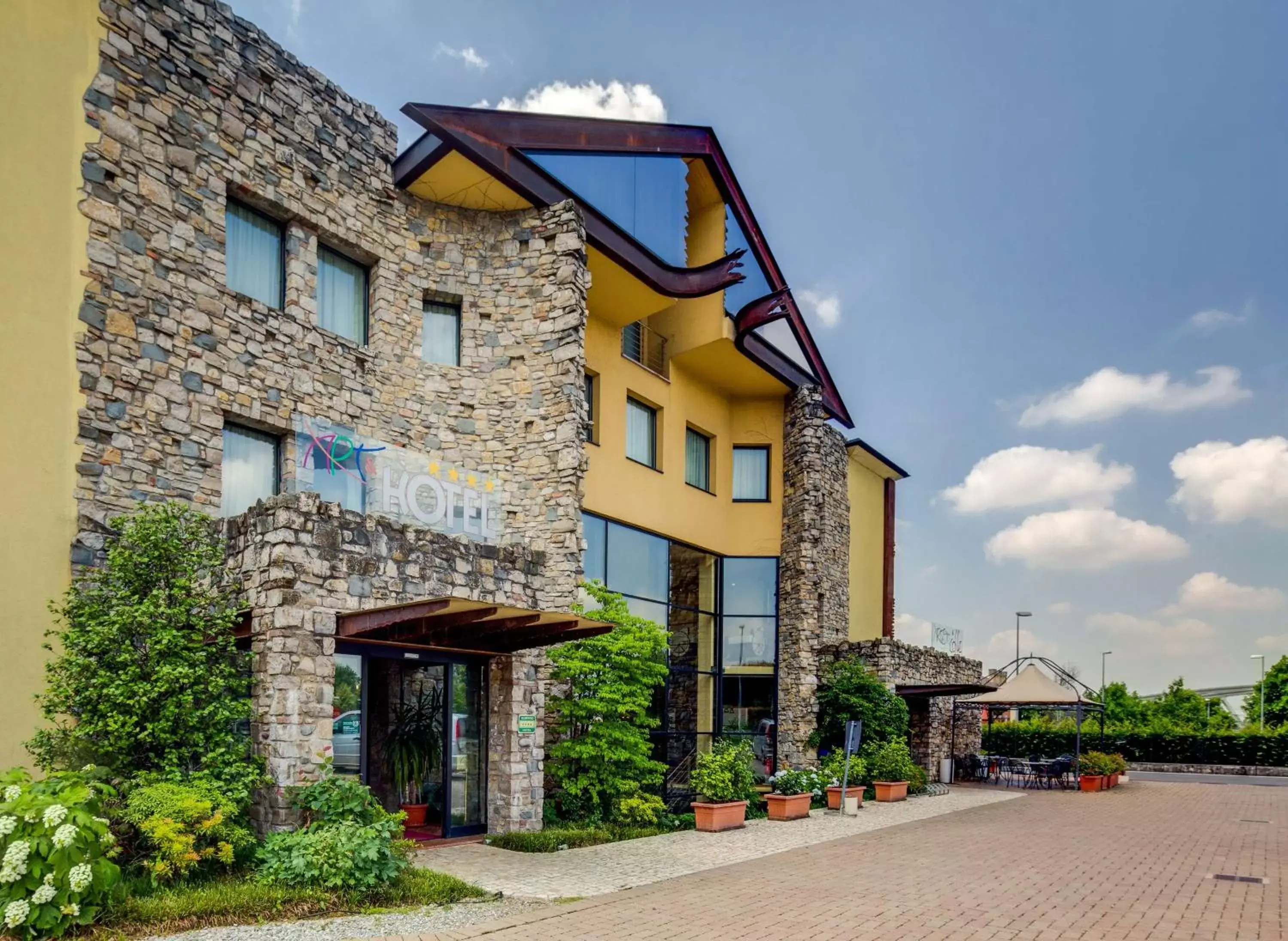 Property building in Art & Hotel Aeroporto Property building in Art & Hotel Aeroporto