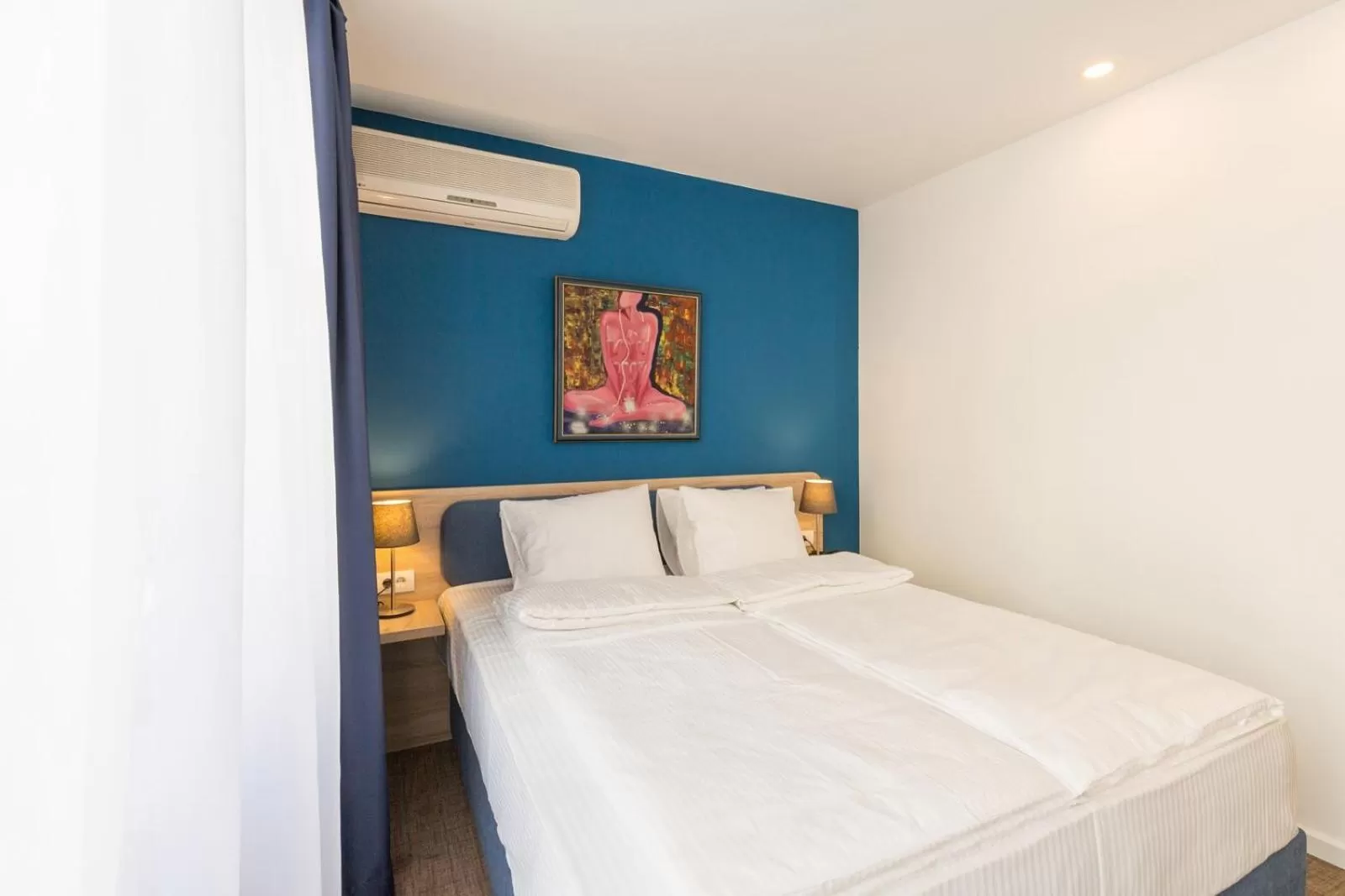 Bed in Premium Crown Suites