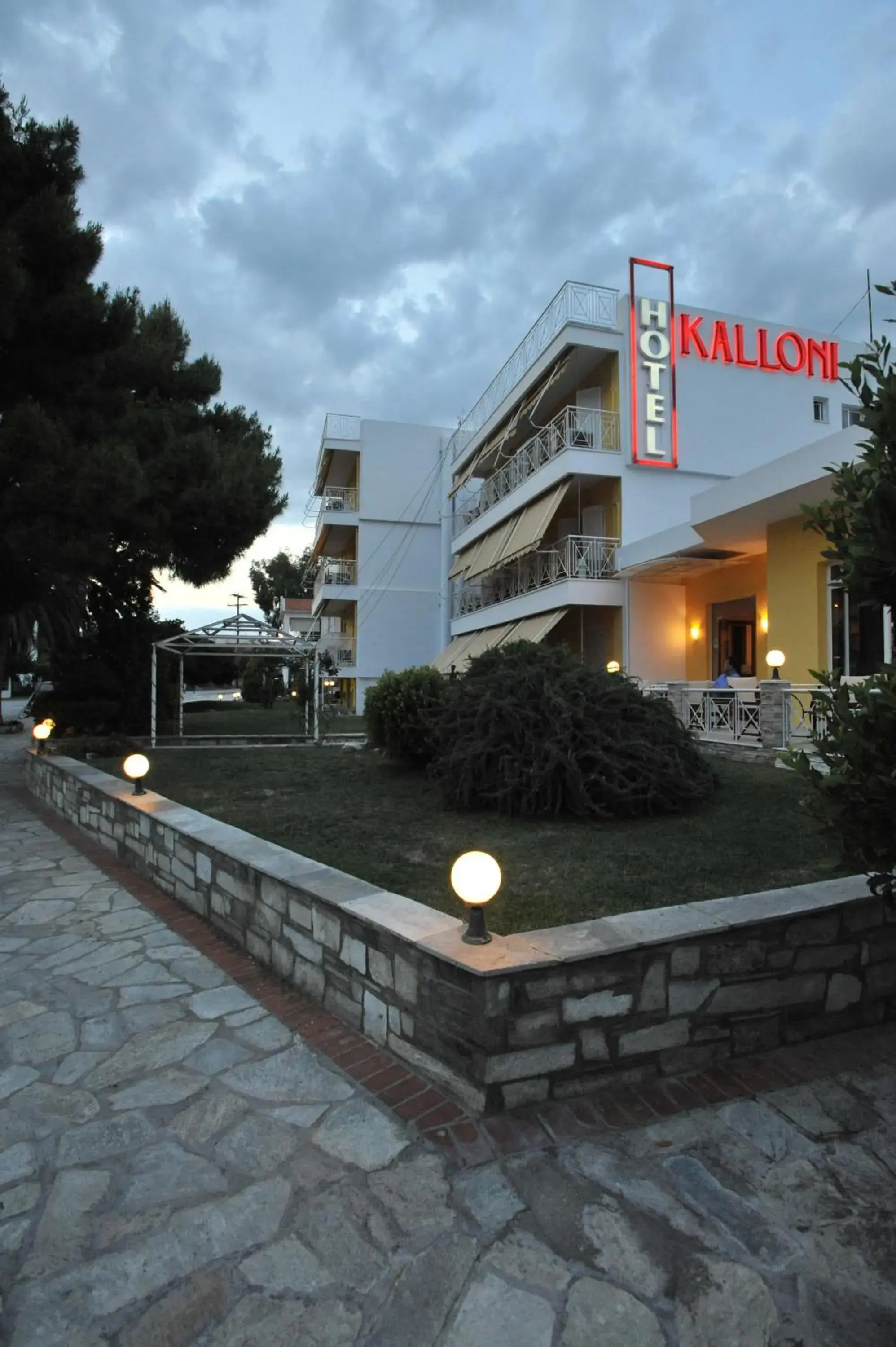 Facade/entrance, Property Building in Hotel Kalloni