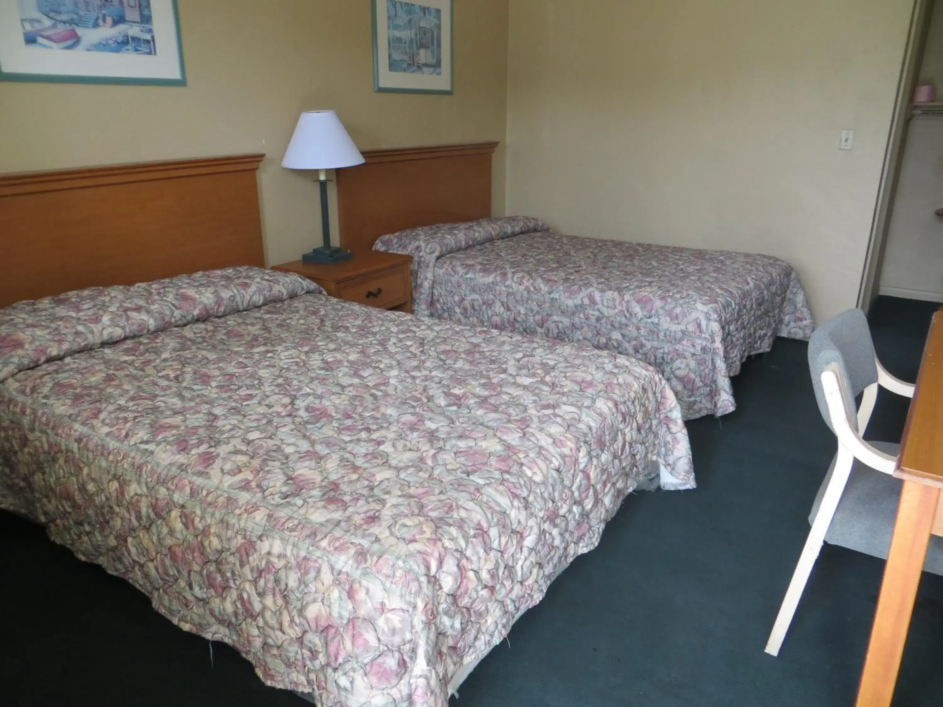 Bed in Country Lodge