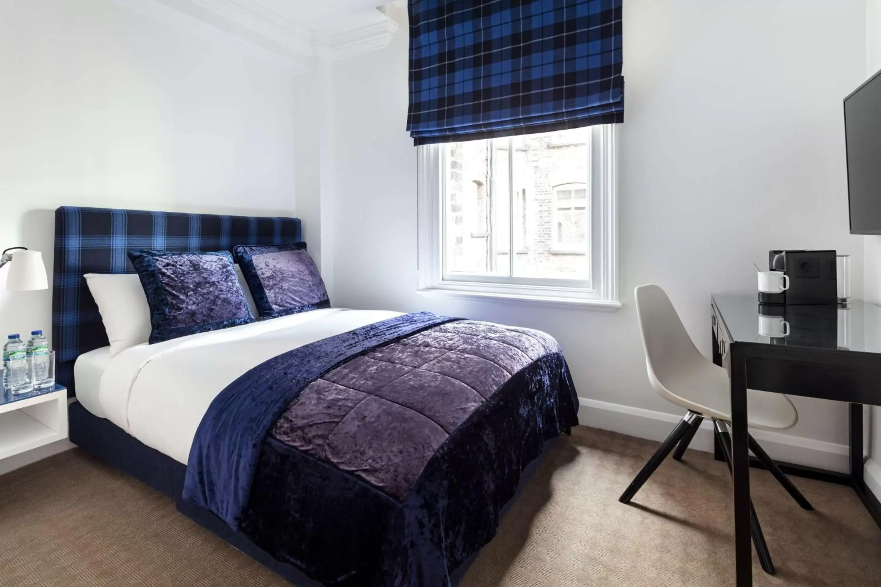 Bedroom, Bed in Radisson Blu Edwardian Kenilworth Hotel, London