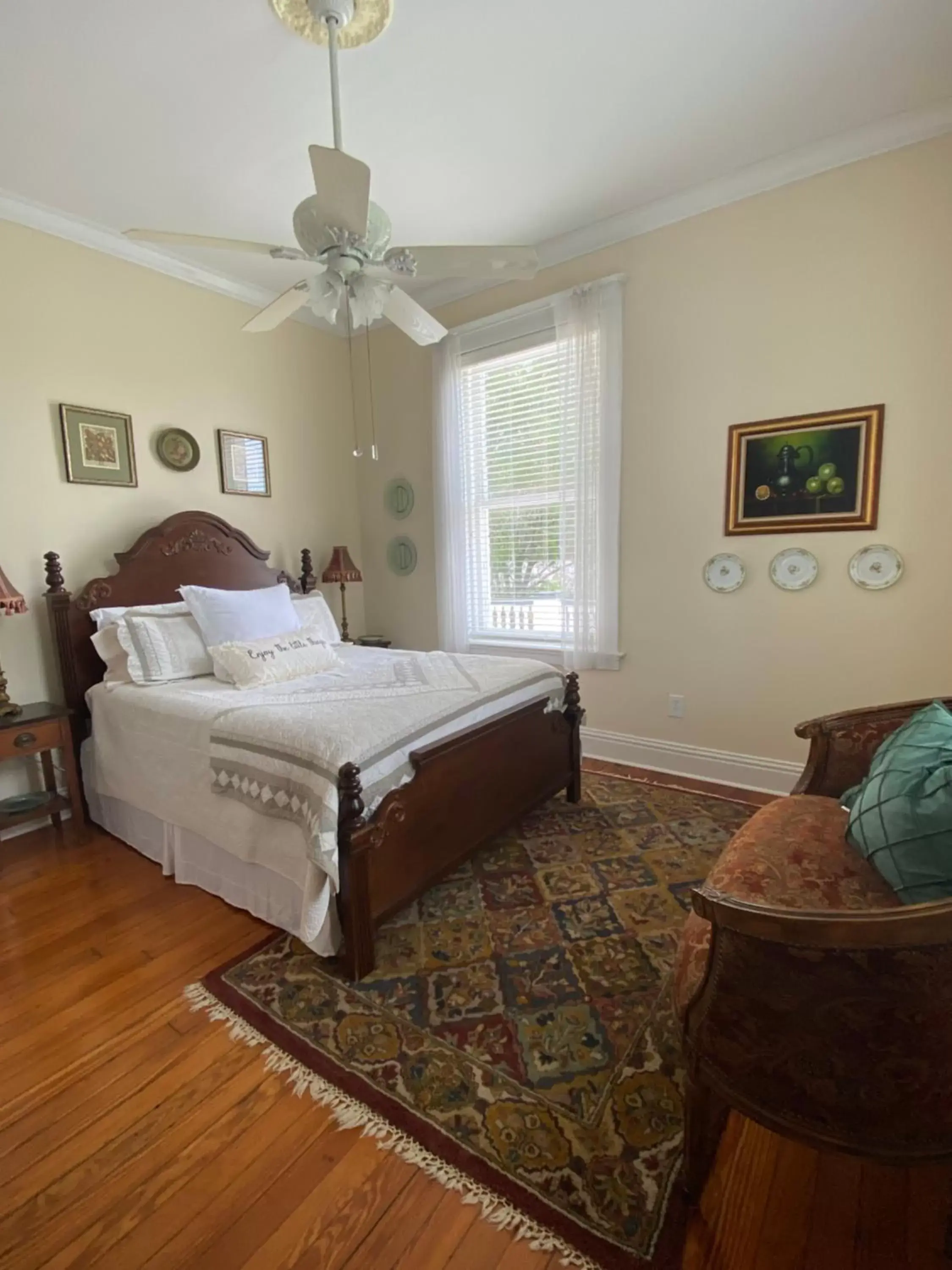 Photo of the whole room, Bed in The King's Daughters B and B on the Bluff overlooking the Mighty Mississippi