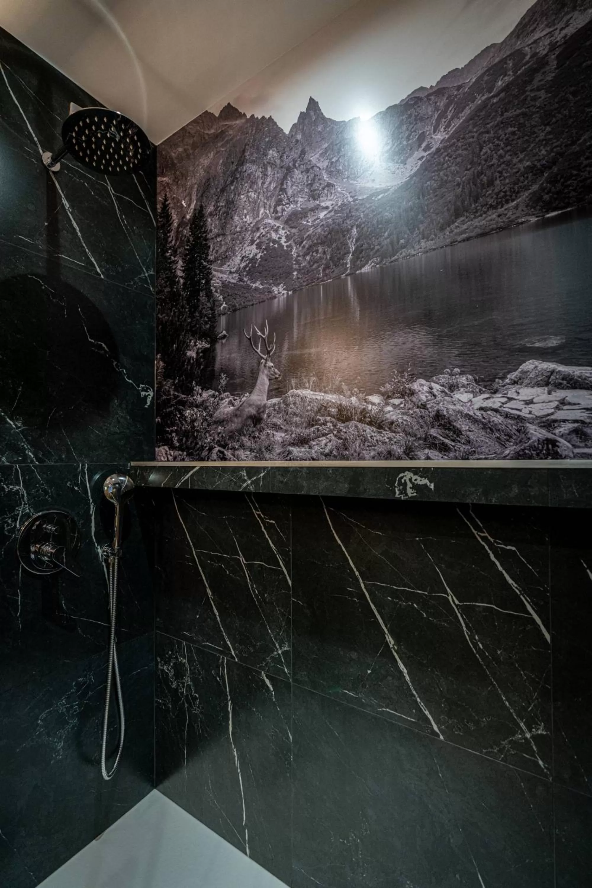 Shower in Liberta INN - Pokoje Gościnne