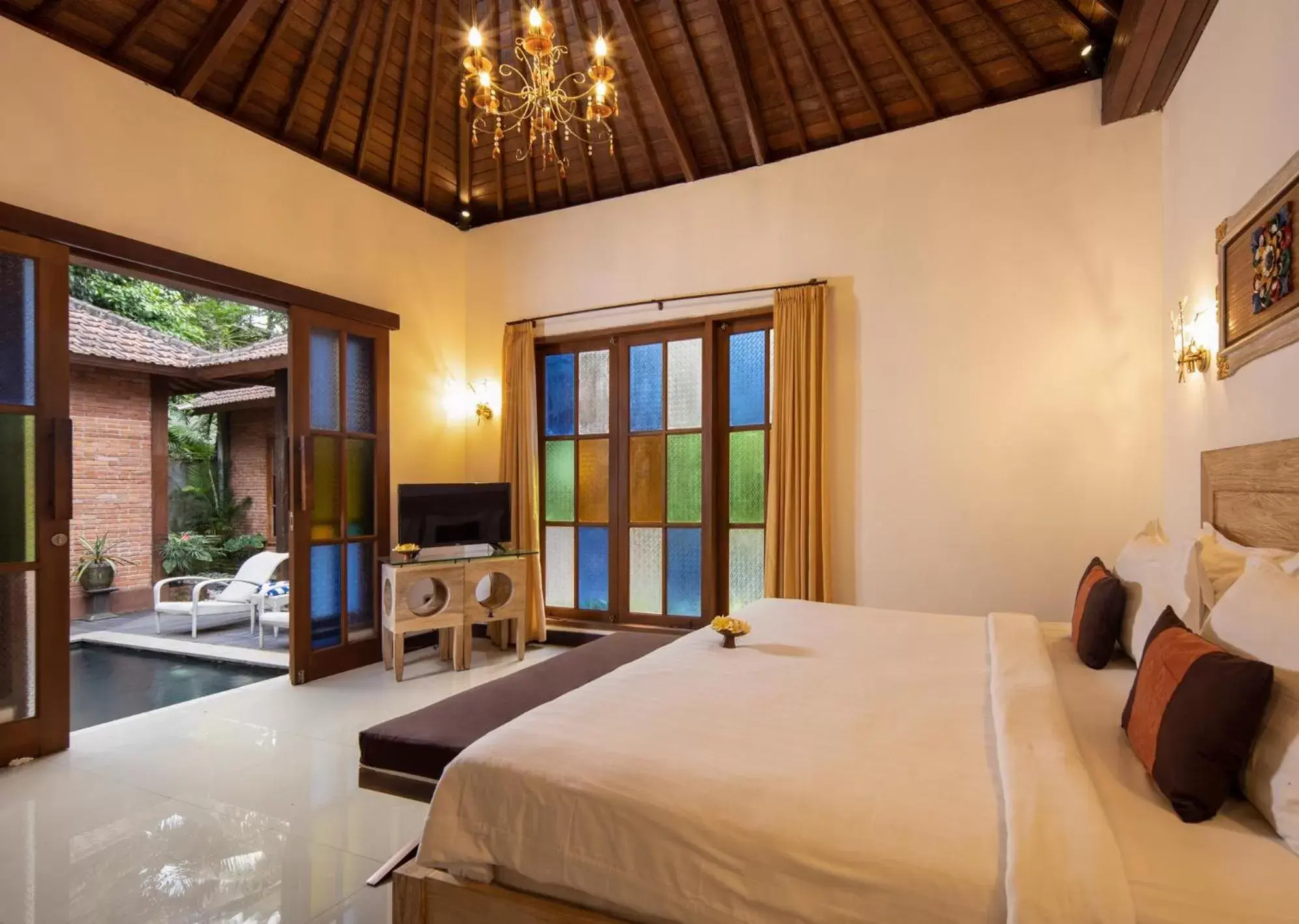 Bed in Ubud Raya Villa