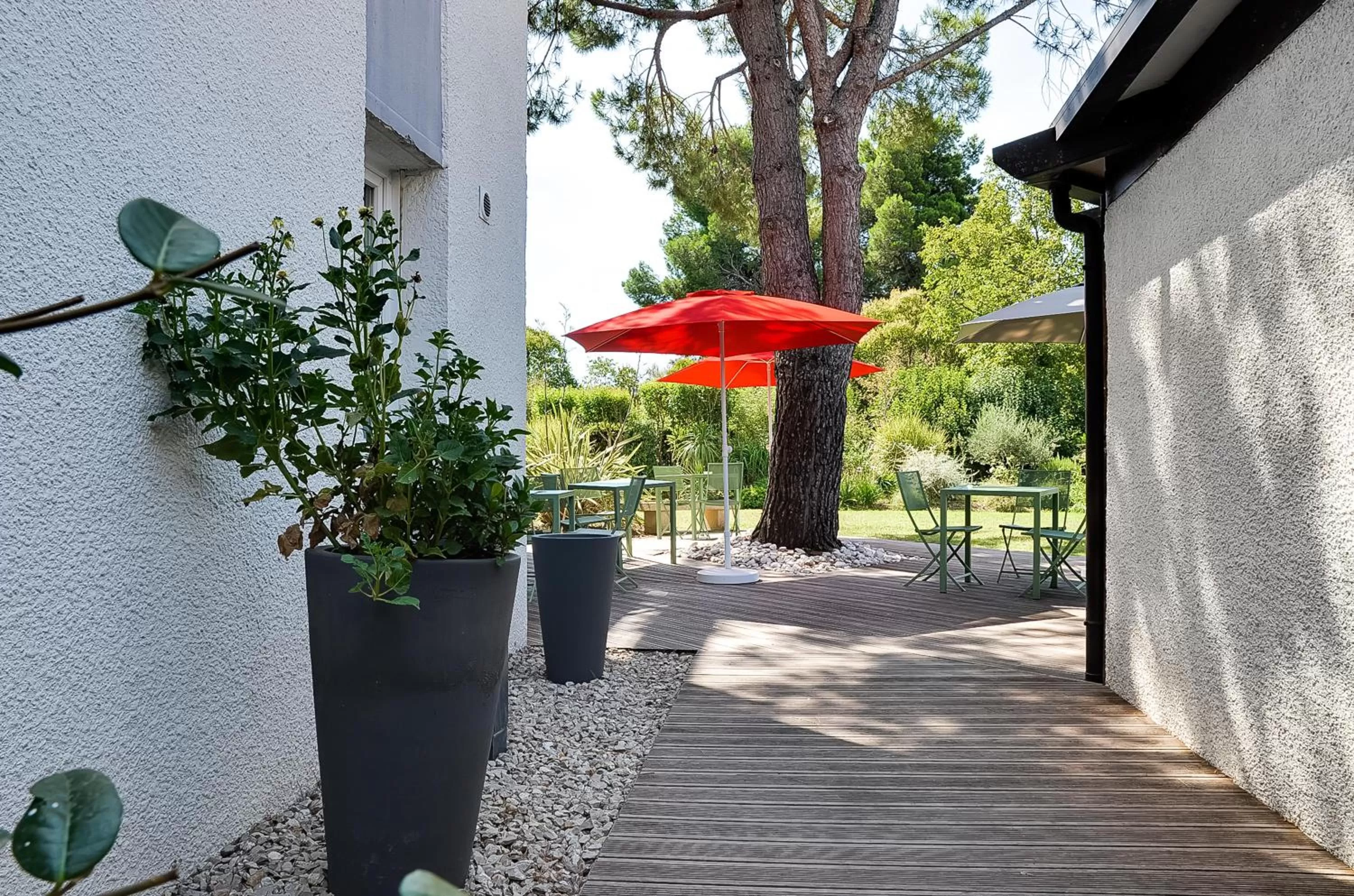 Garden in ibis Salon de Provence