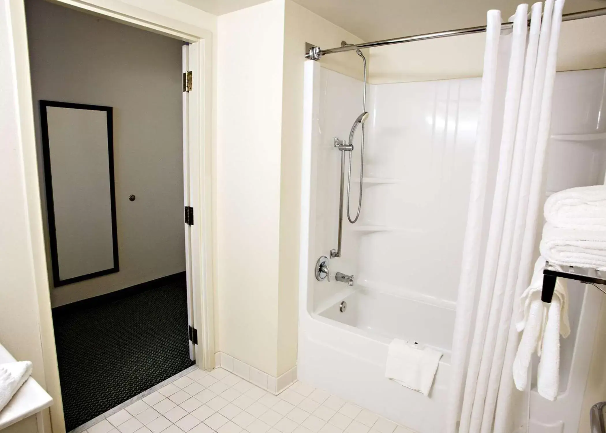 Bathroom in Country Inn & Suites by Radisson, Harrisburg West, PA