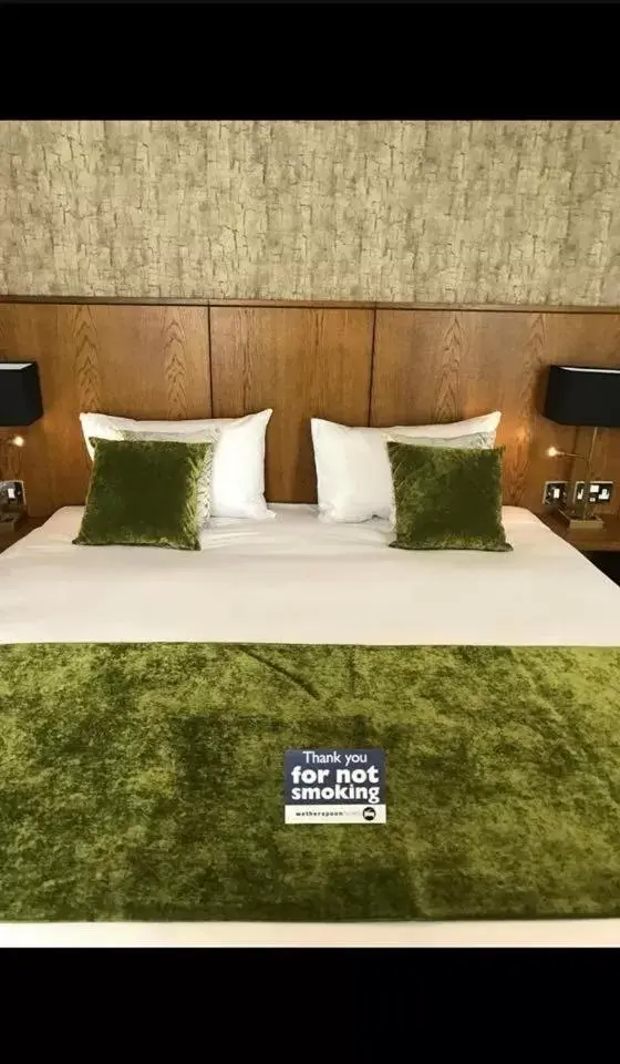 Bed in The George Hotel