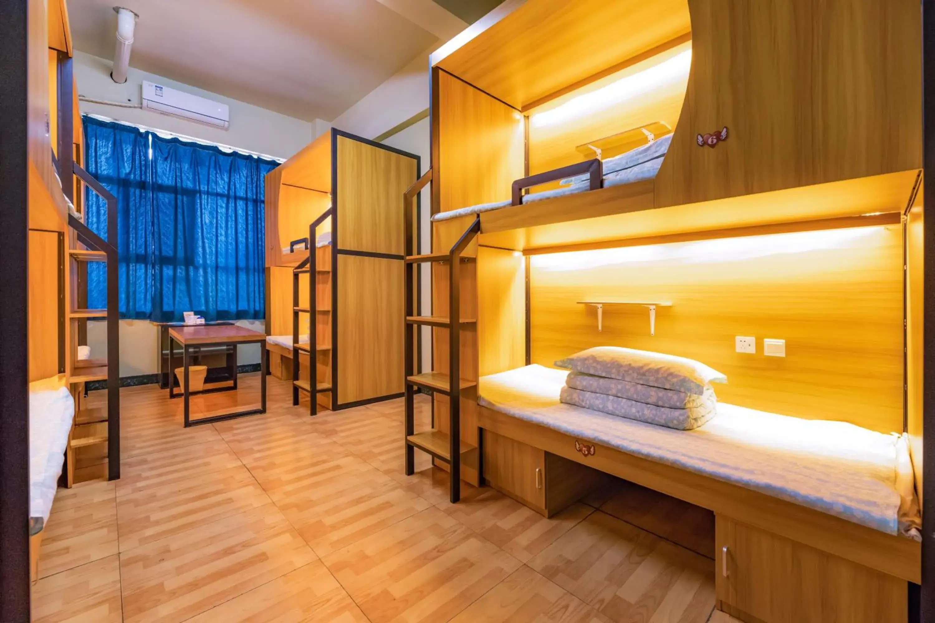 Bunk Bed in Chengdu Dreams Travel International Youth Hostel