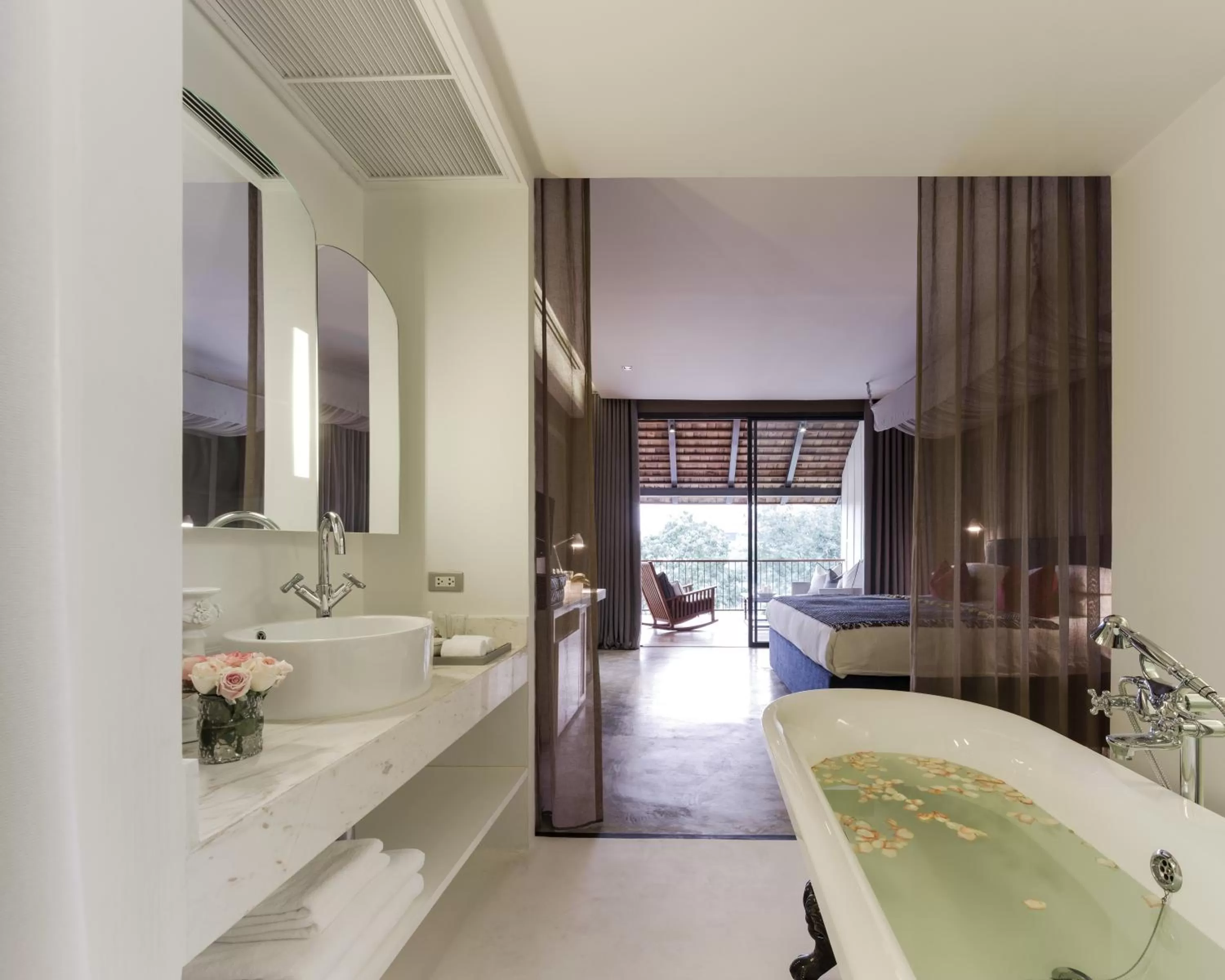 Shower, Bed in Sala Lanna Chiang Mai