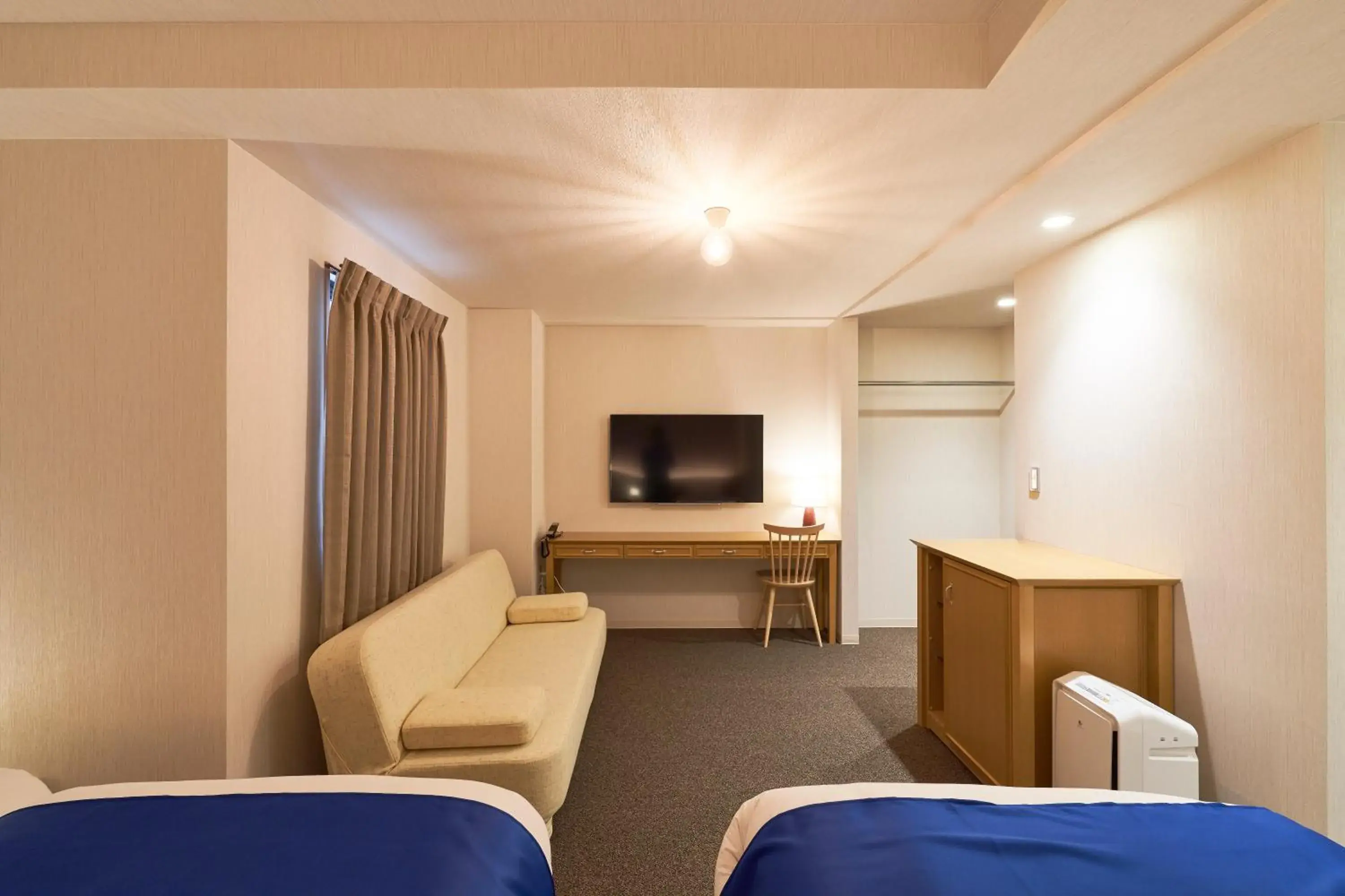 Photo of the whole room in Hotel Meet Me Kobe Motomachi