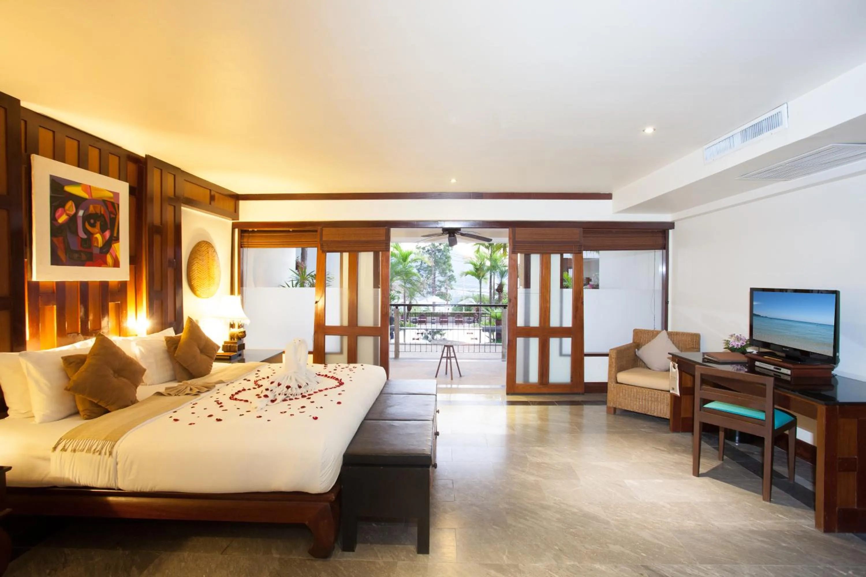 Photo of the whole room, Bed in Baan Yin Dee Boutique Resort Phuket - SHA Plus