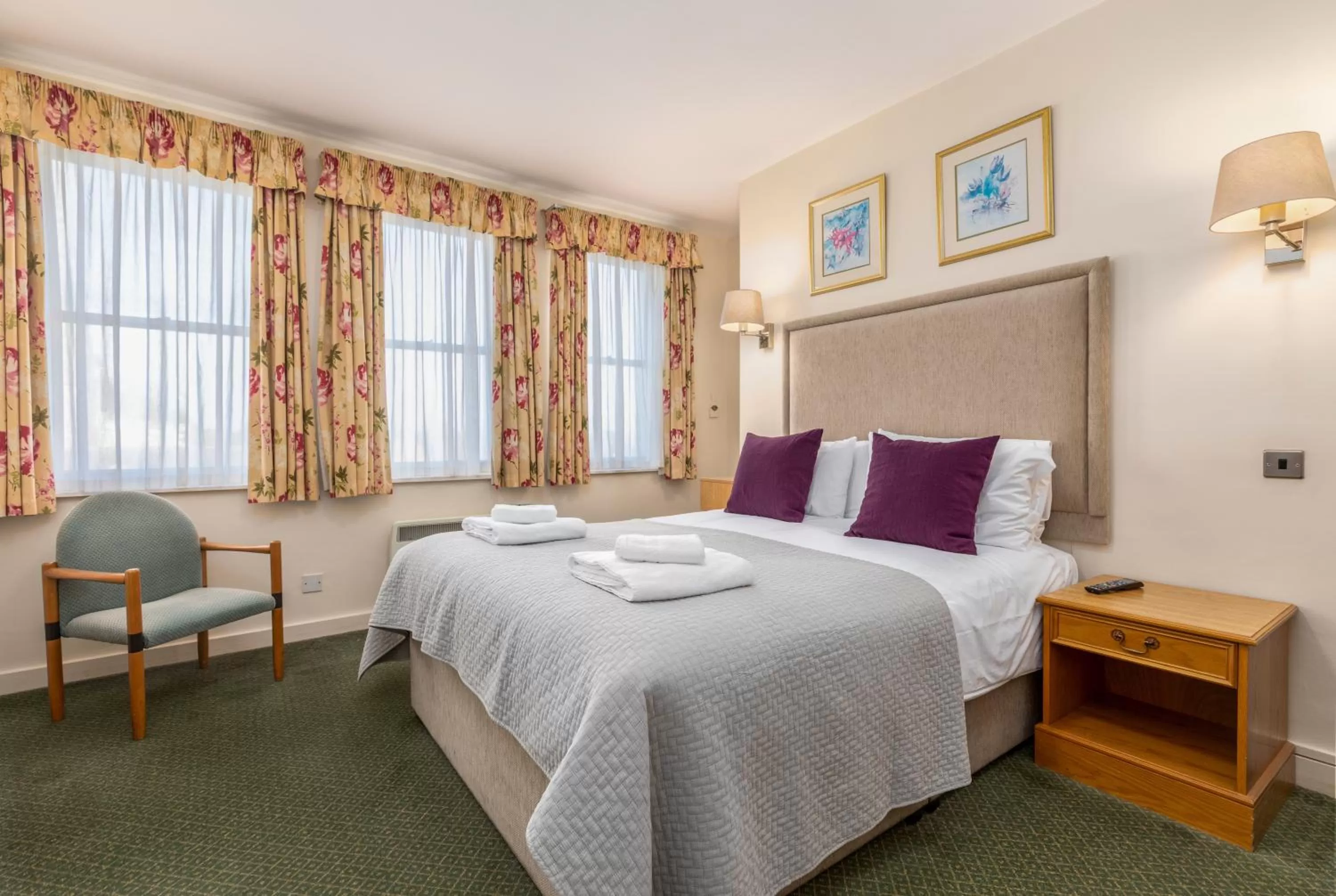 Bedroom, Bed in Swan Revived Hotel