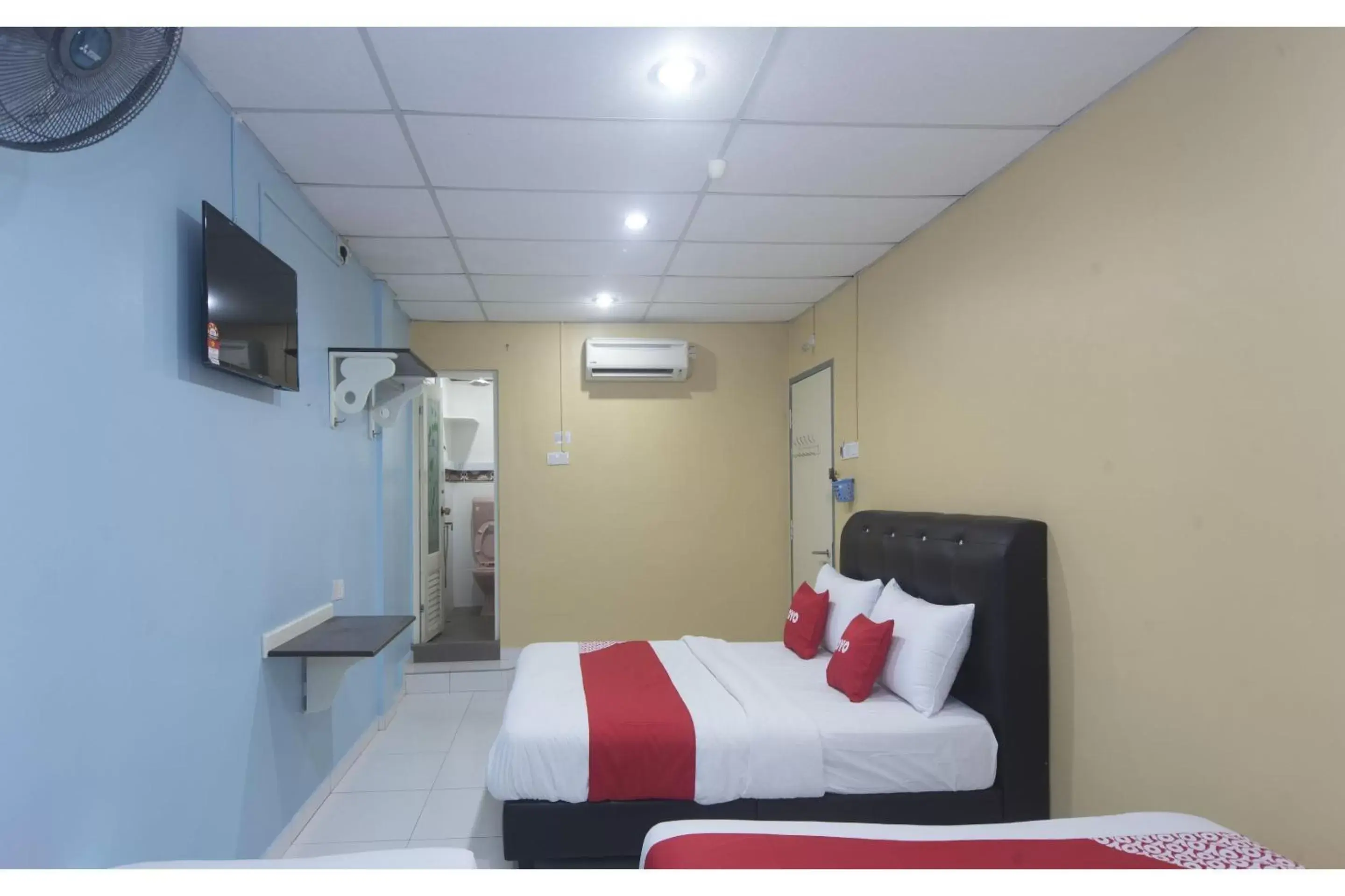 Bedroom, Bed in OYO 44016 Rafik Ali Motel