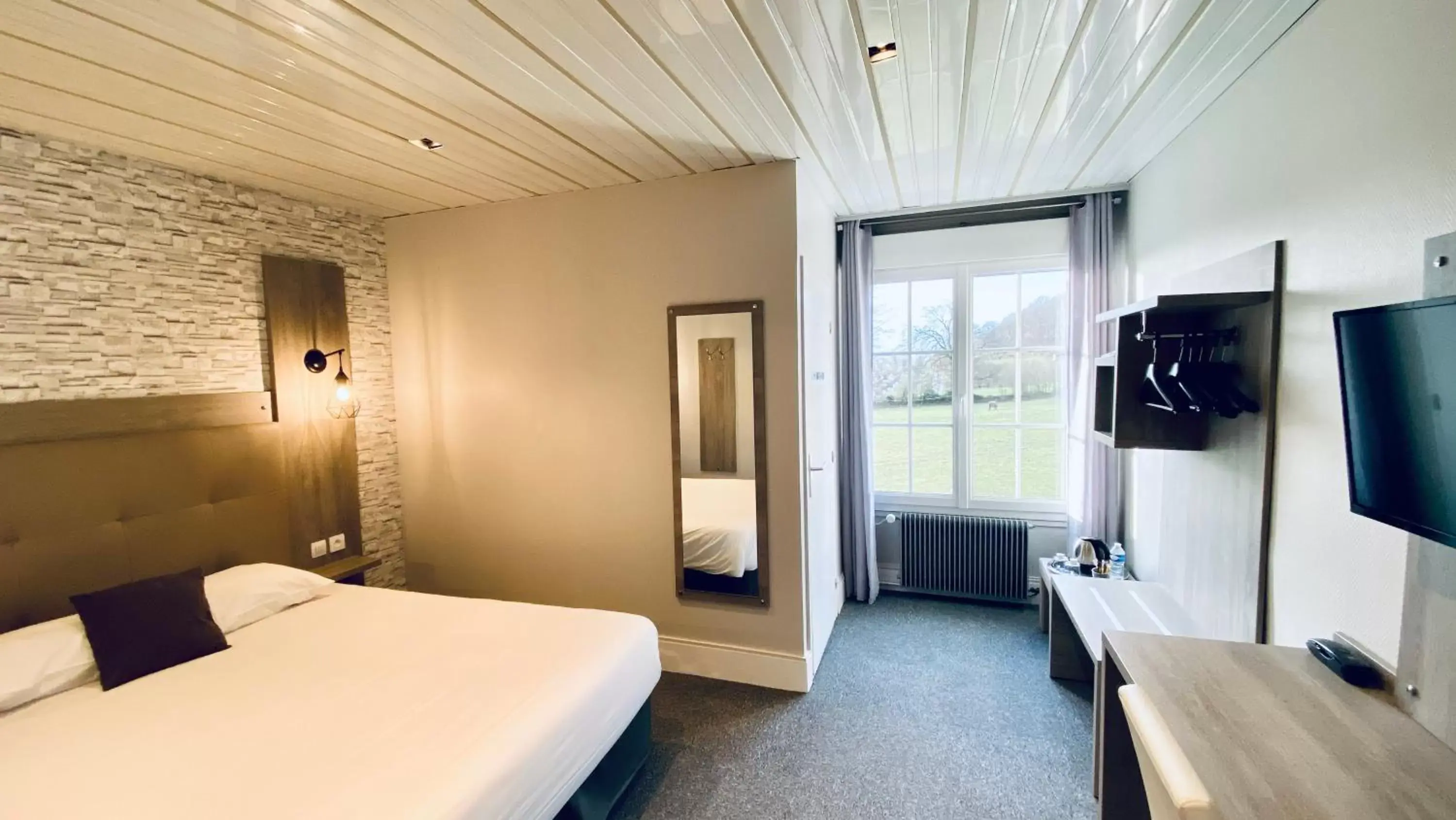 Bed in Sure Hotel by Best Western Port Jérome - Le Havre