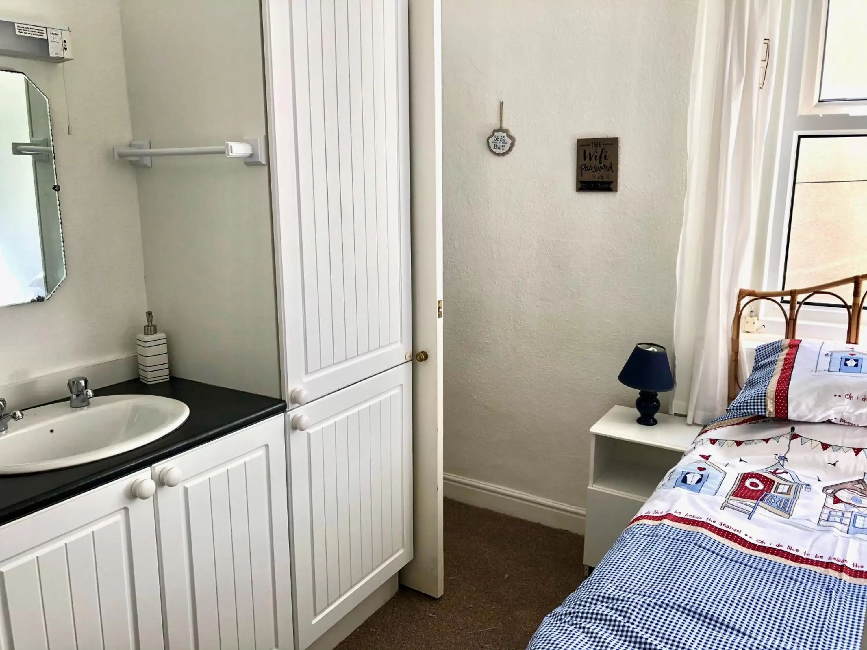 Bedroom, Bathroom in Brunswick House