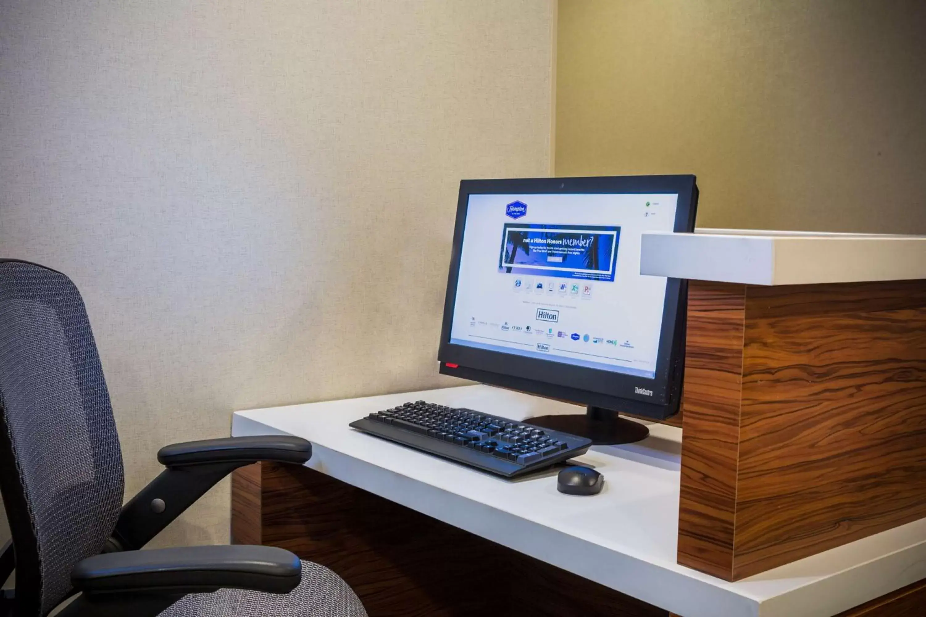 Business facilities, Business Area/Conference Room in Hampton Inn Atlantic City/Absecon, NJ