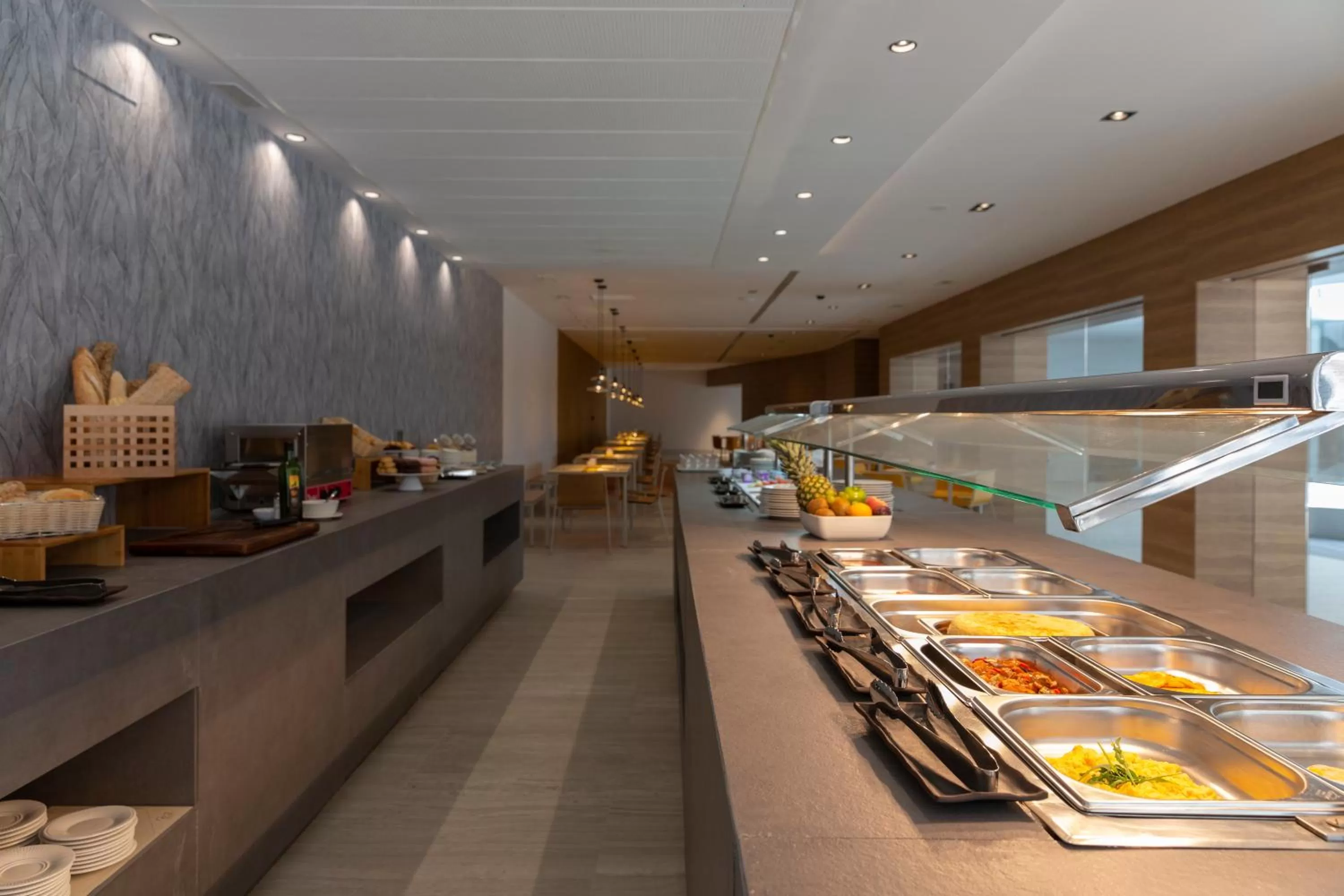 Restaurant/places to eat in Hotel Macià Sevilla Kubb