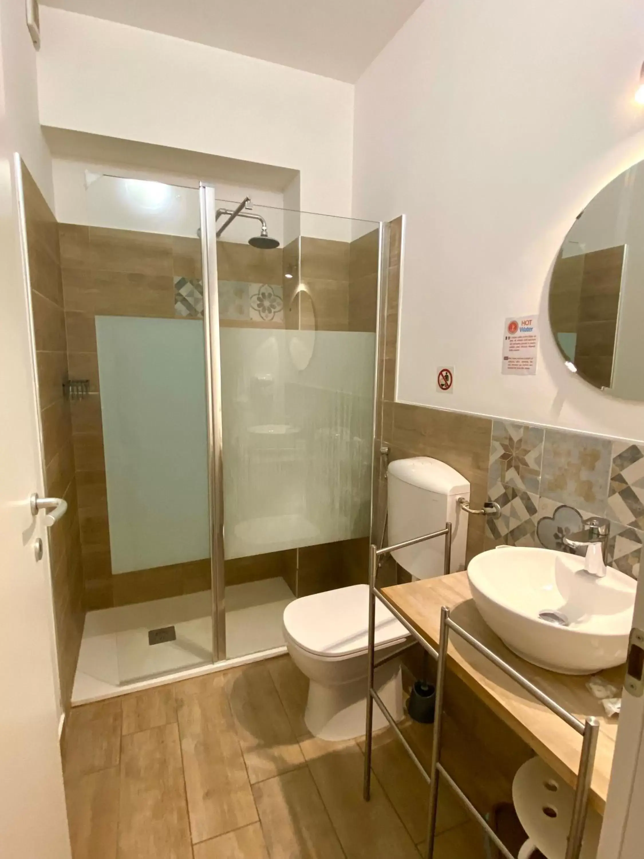 Shower, Bathroom in LeAlbe di Sicilia
