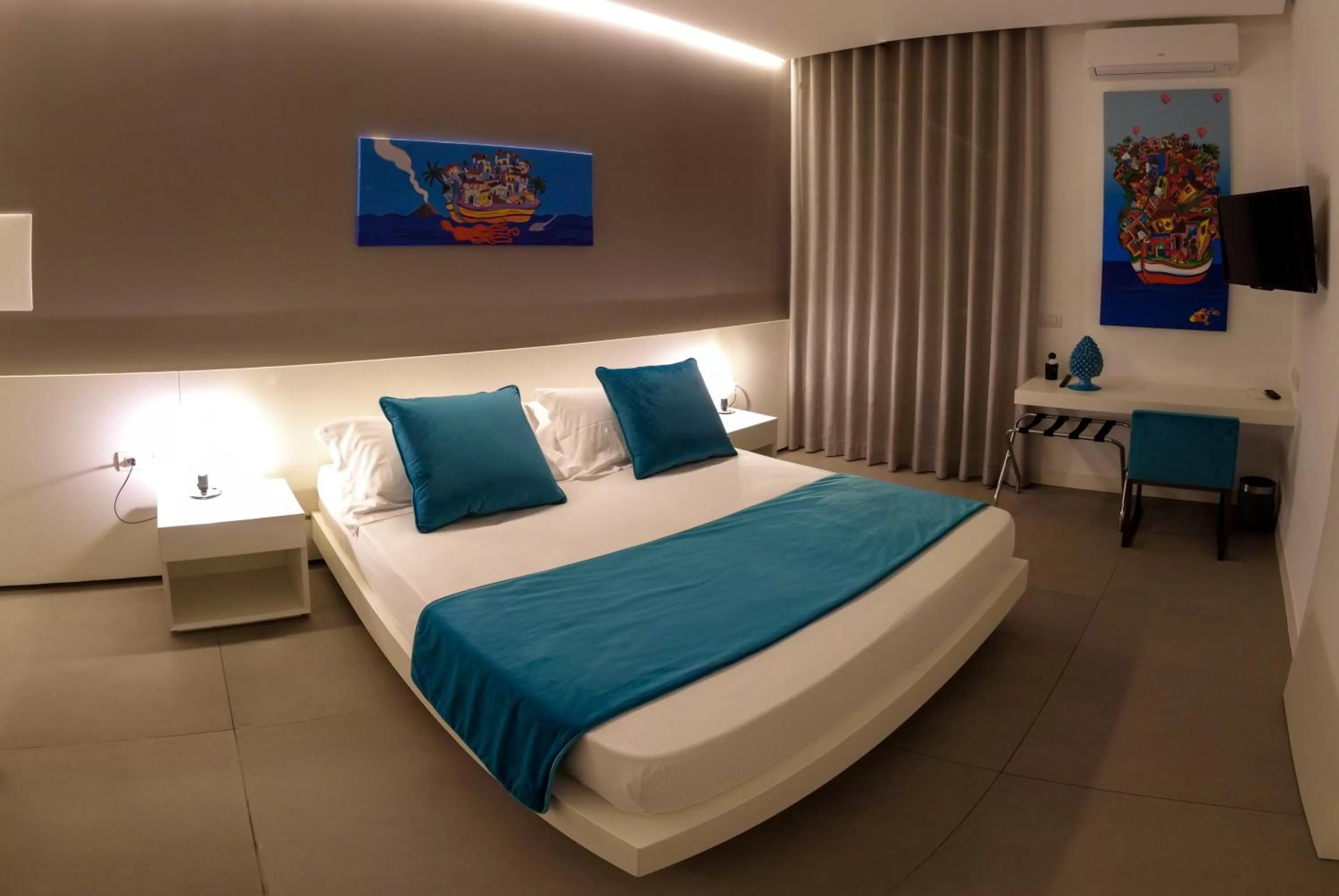 Photo of the whole room, Bed in FuoriSquadra