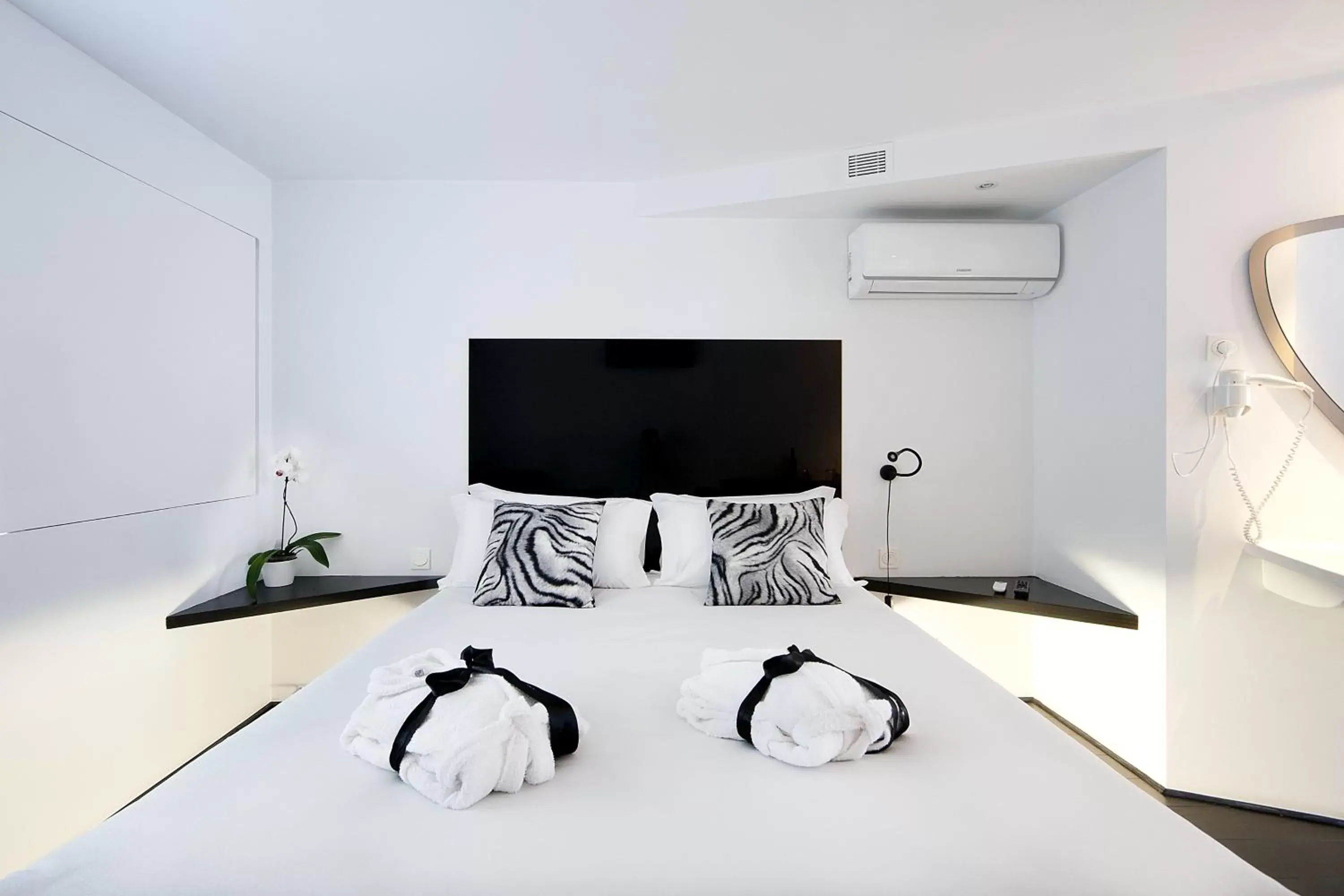 Bedroom, Bed in Absoluto Design Hotel